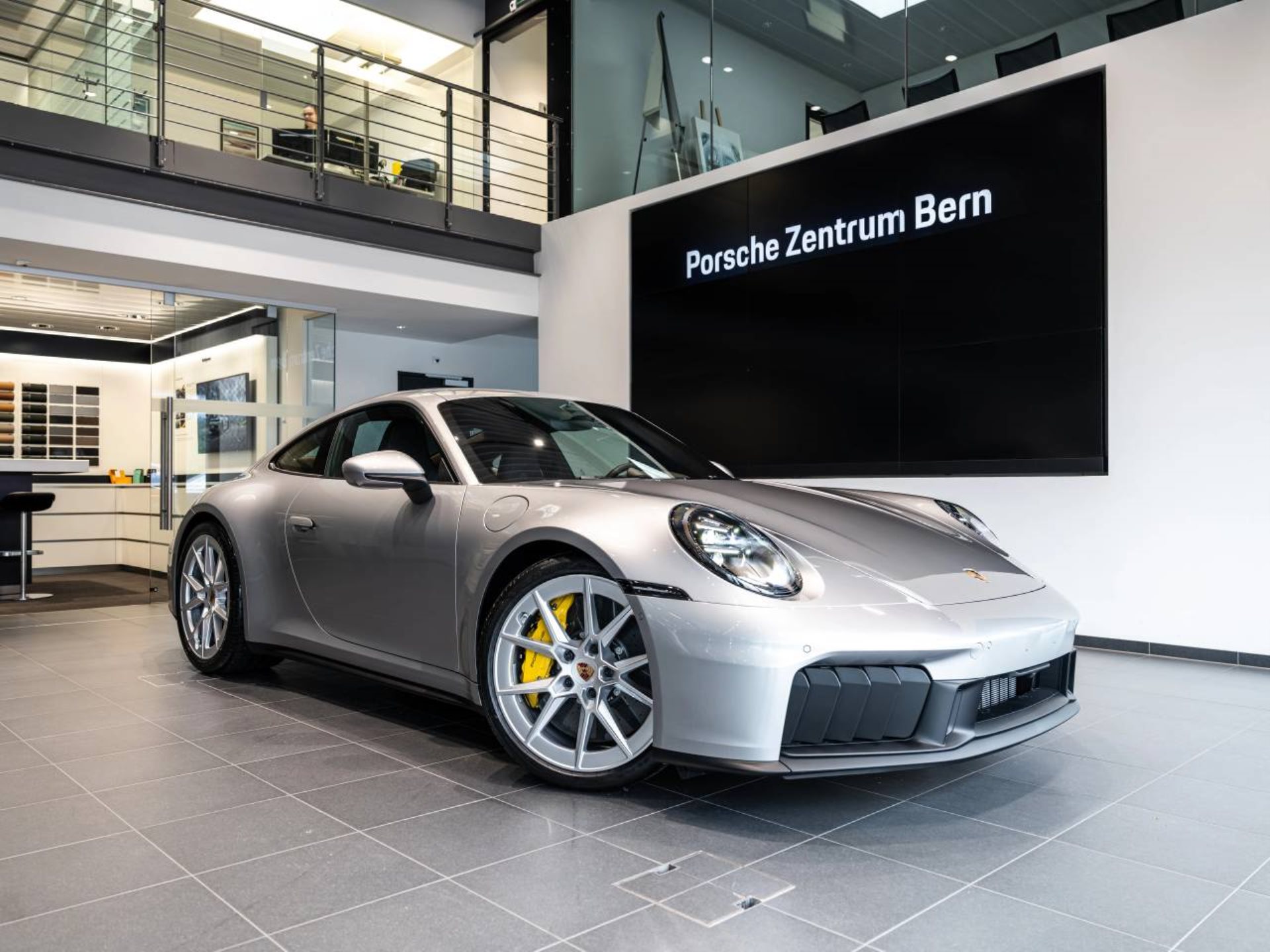 PORSCHE 911 Carrera 4 GTS-image-0