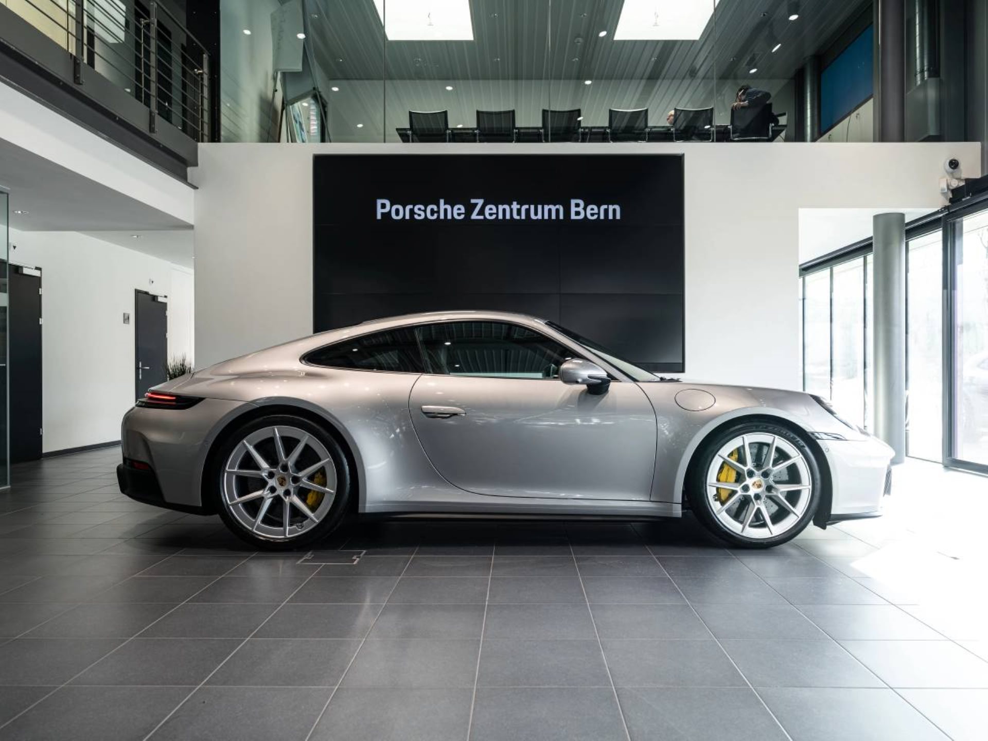 PORSCHE 911 Carrera 4 GTS-image-1
