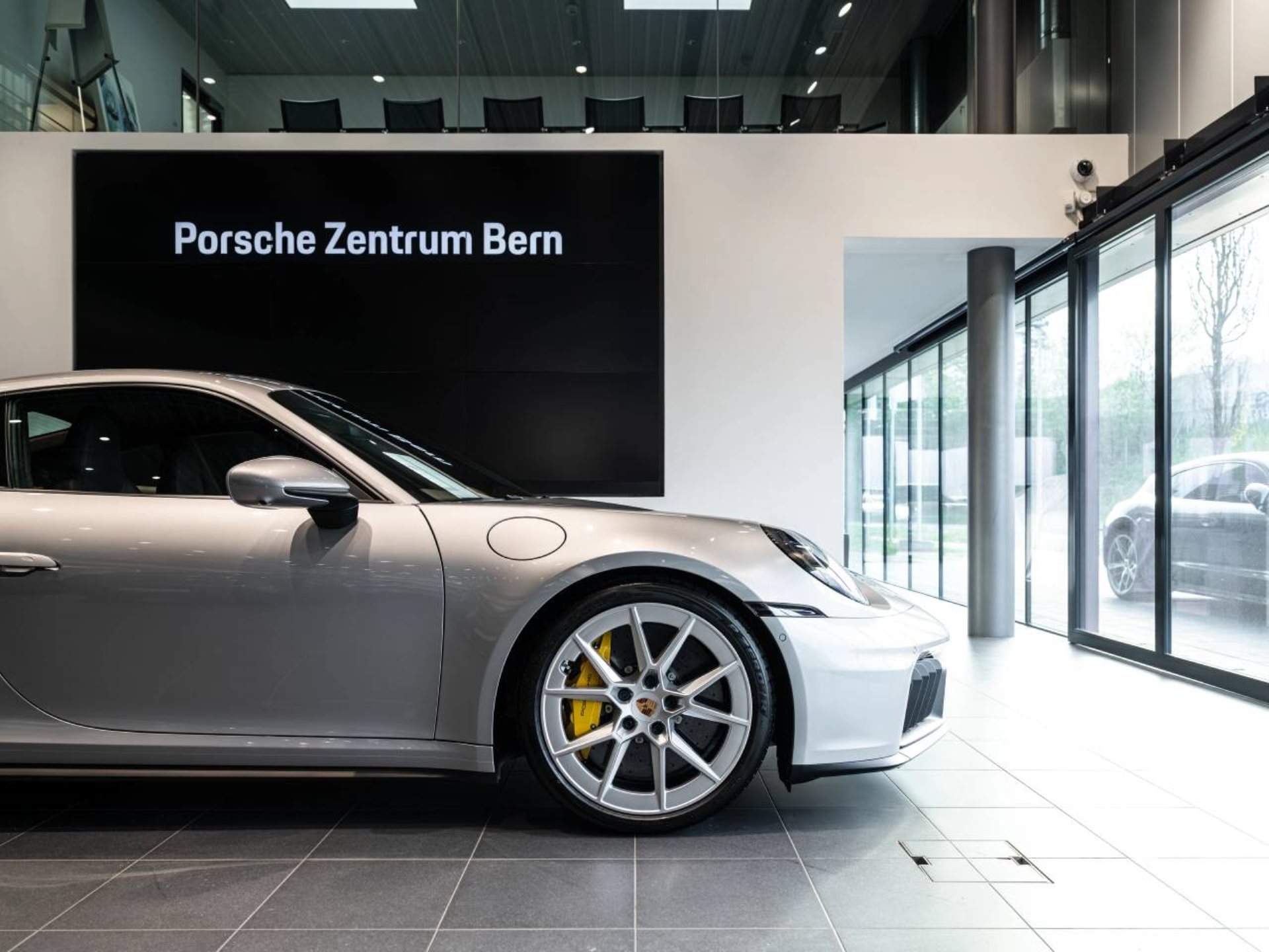 PORSCHE 911 Carrera 4 GTS-image-11