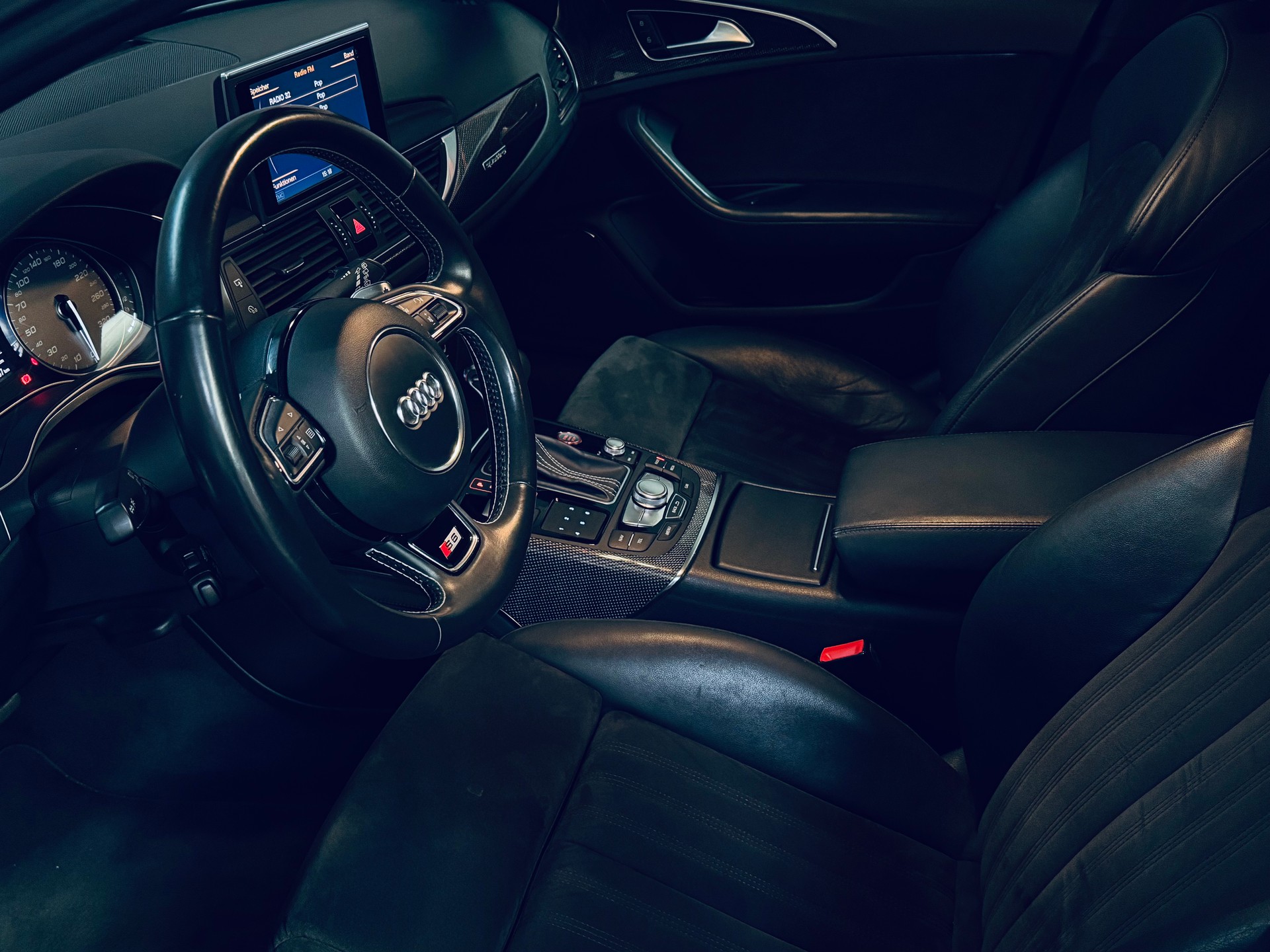 AUDI S6 Avant 4.0 TFSI V8 quattro S-tronic-image-13