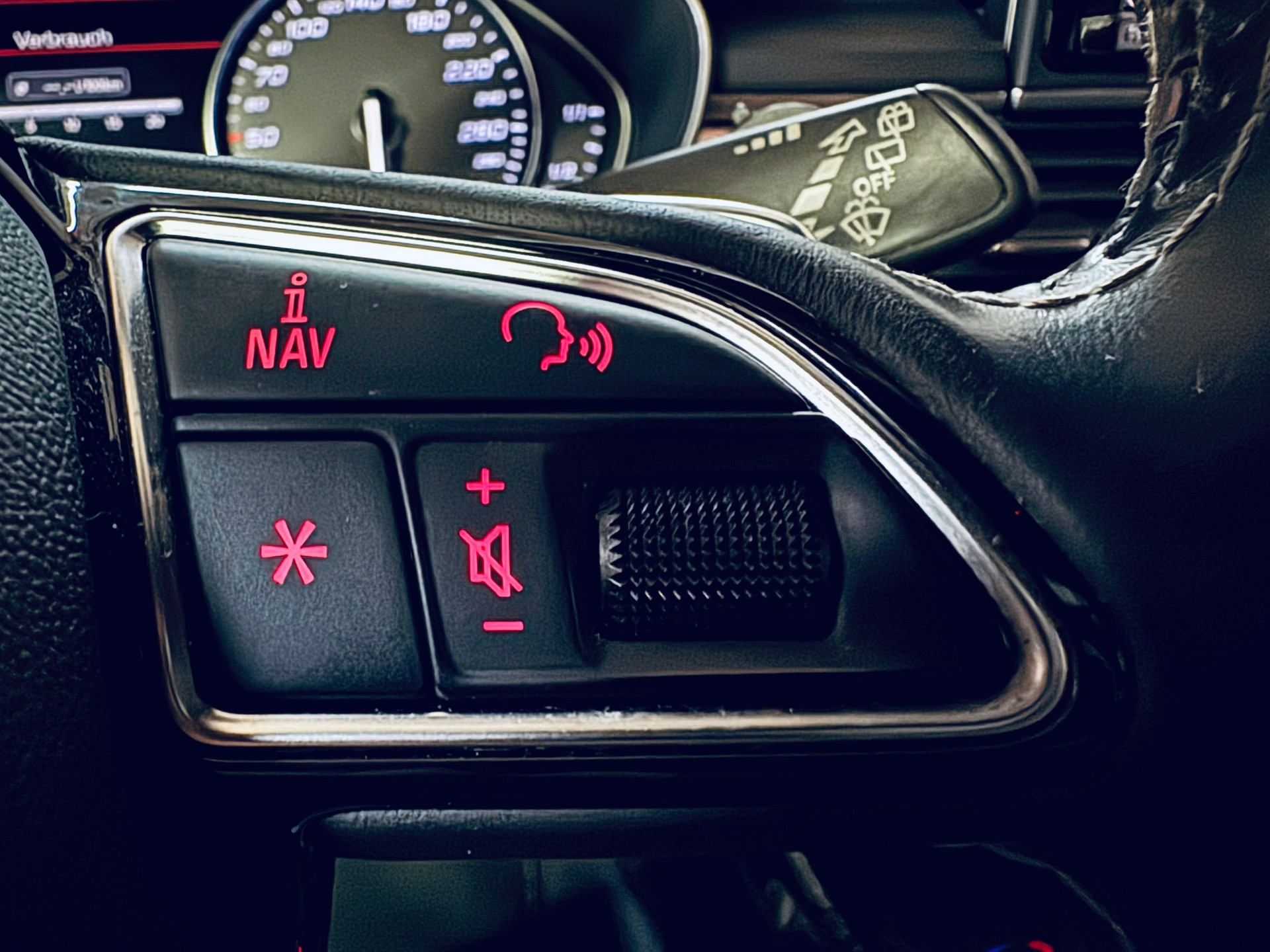 AUDI S6 Avant 4.0 TFSI V8 quattro S-tronic-image-26