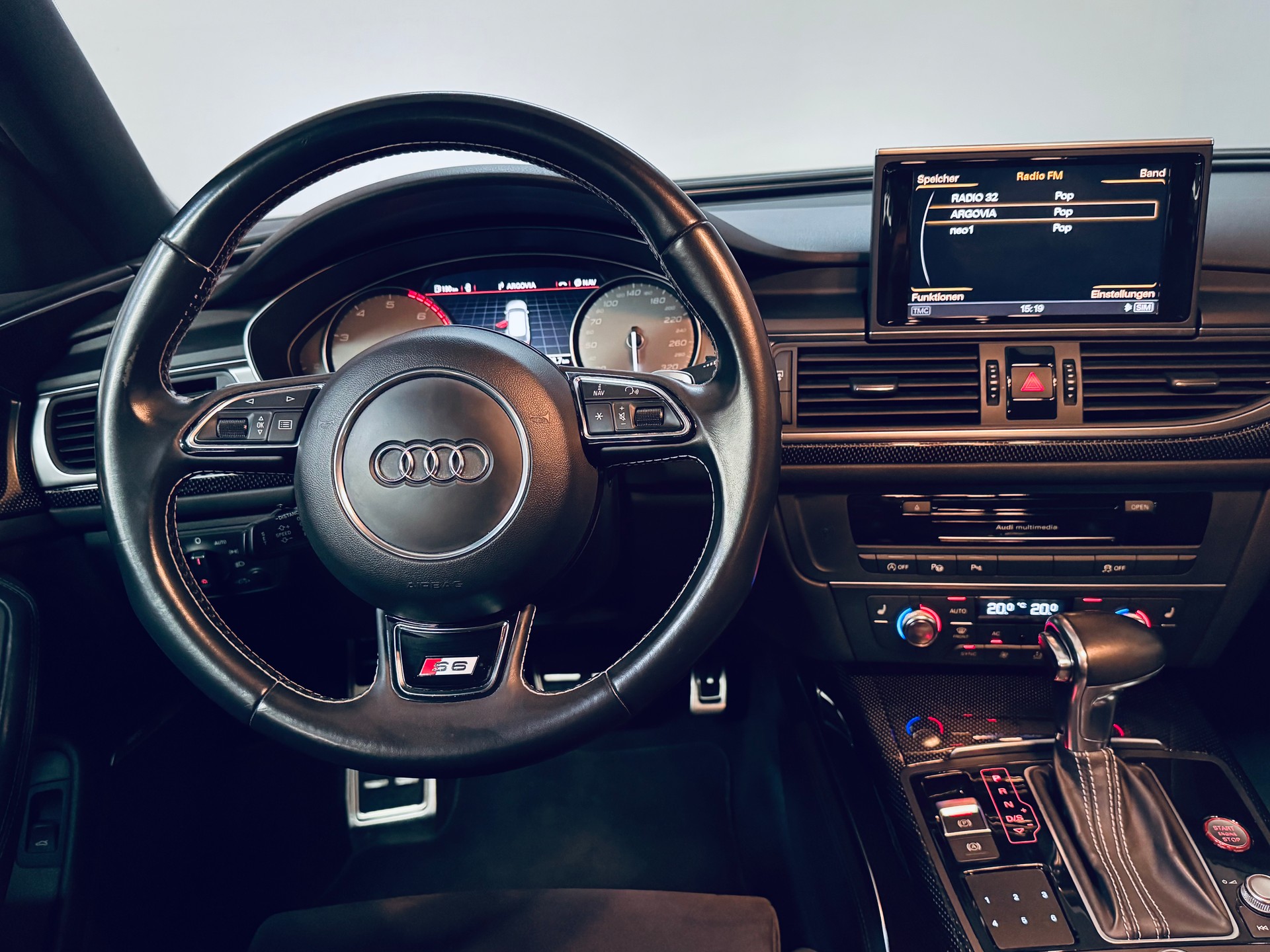 AUDI S6 Avant 4.0 TFSI V8 quattro S-tronic-image-16