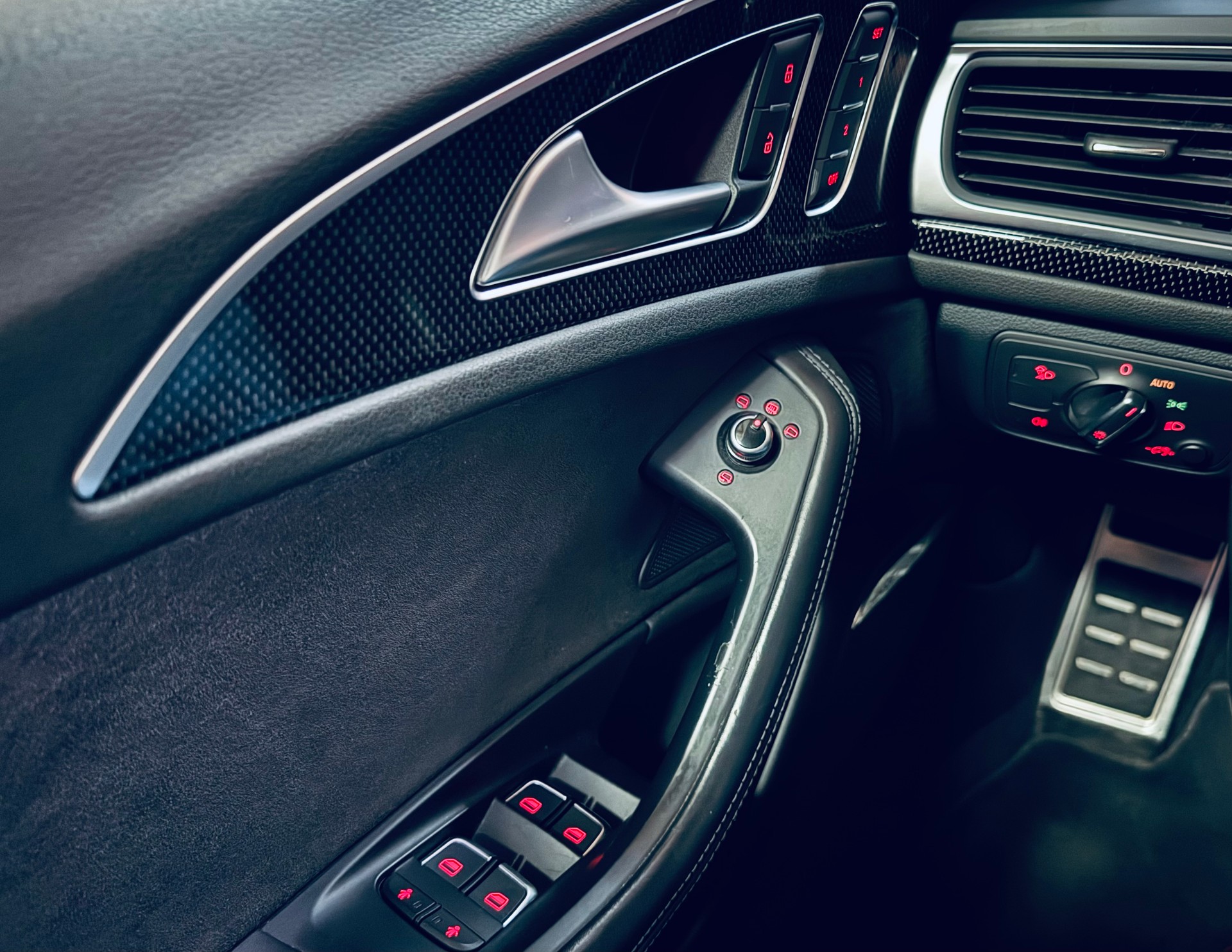 AUDI S6 Avant 4.0 TFSI V8 quattro S-tronic-image-28