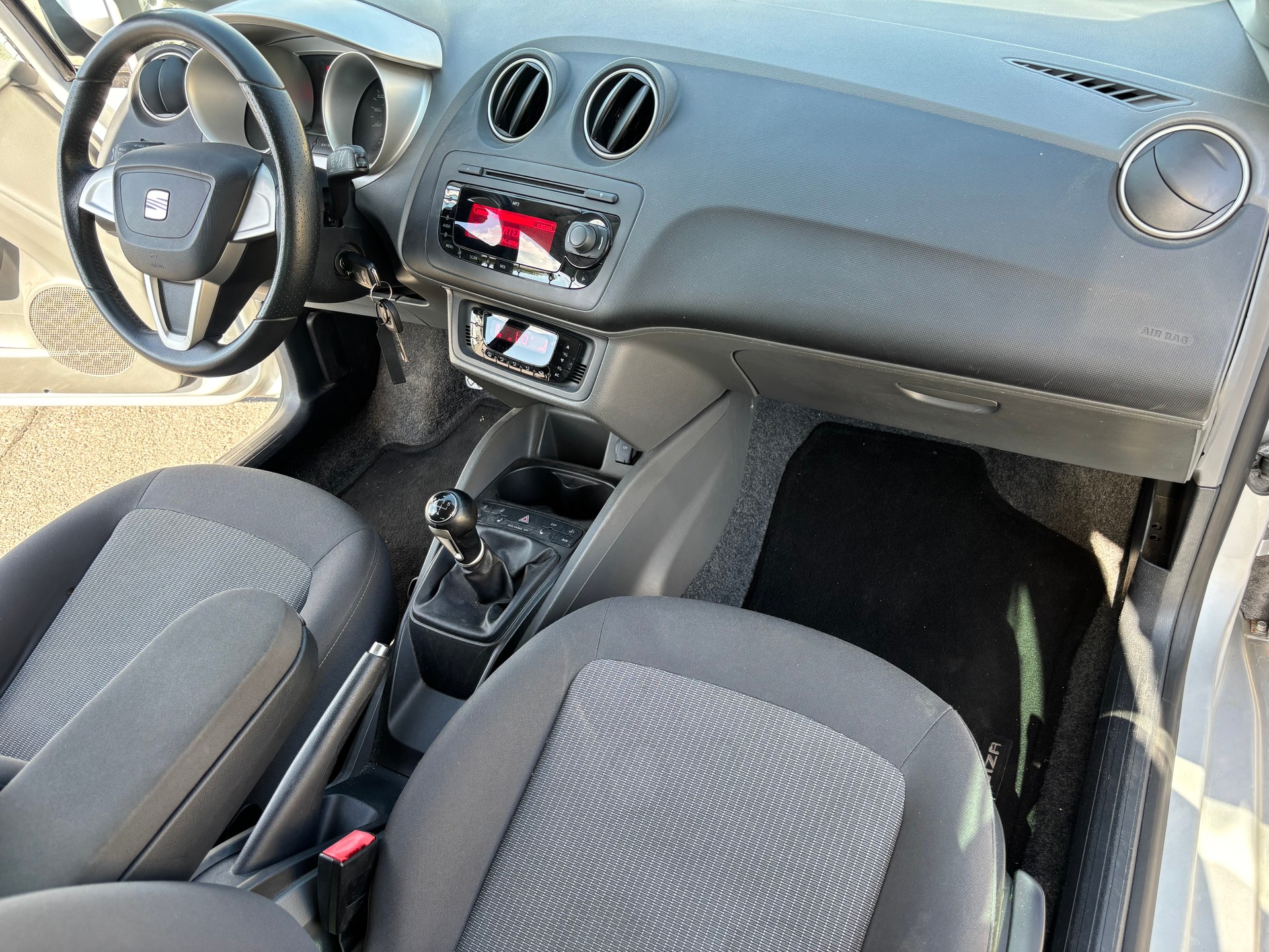 SEAT Ibiza SC 1.2 TSI Style-image-12