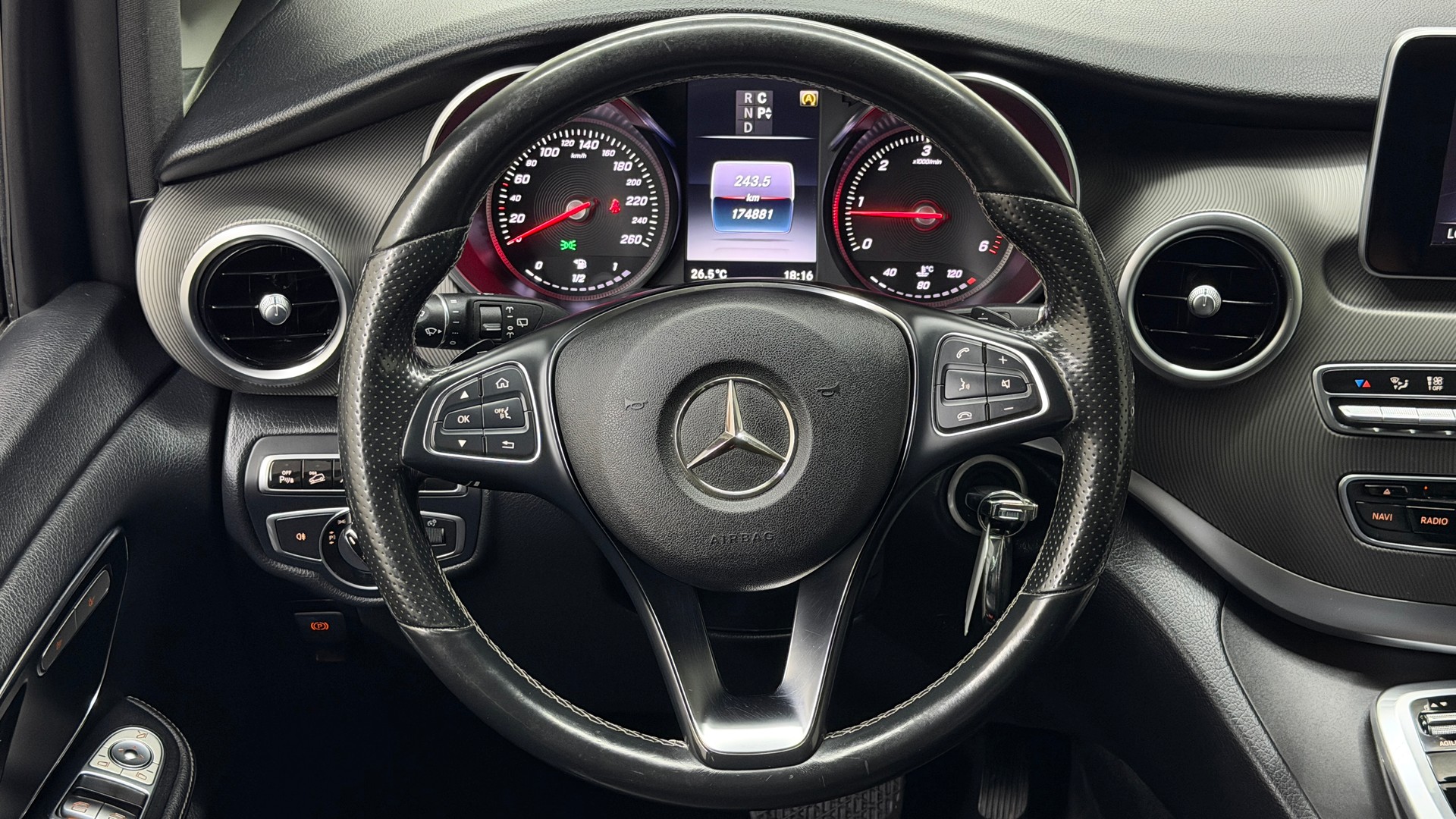MERCEDES-BENZ V 250 d Avantgarde lang 4Matic 7G-Tronic-image-10