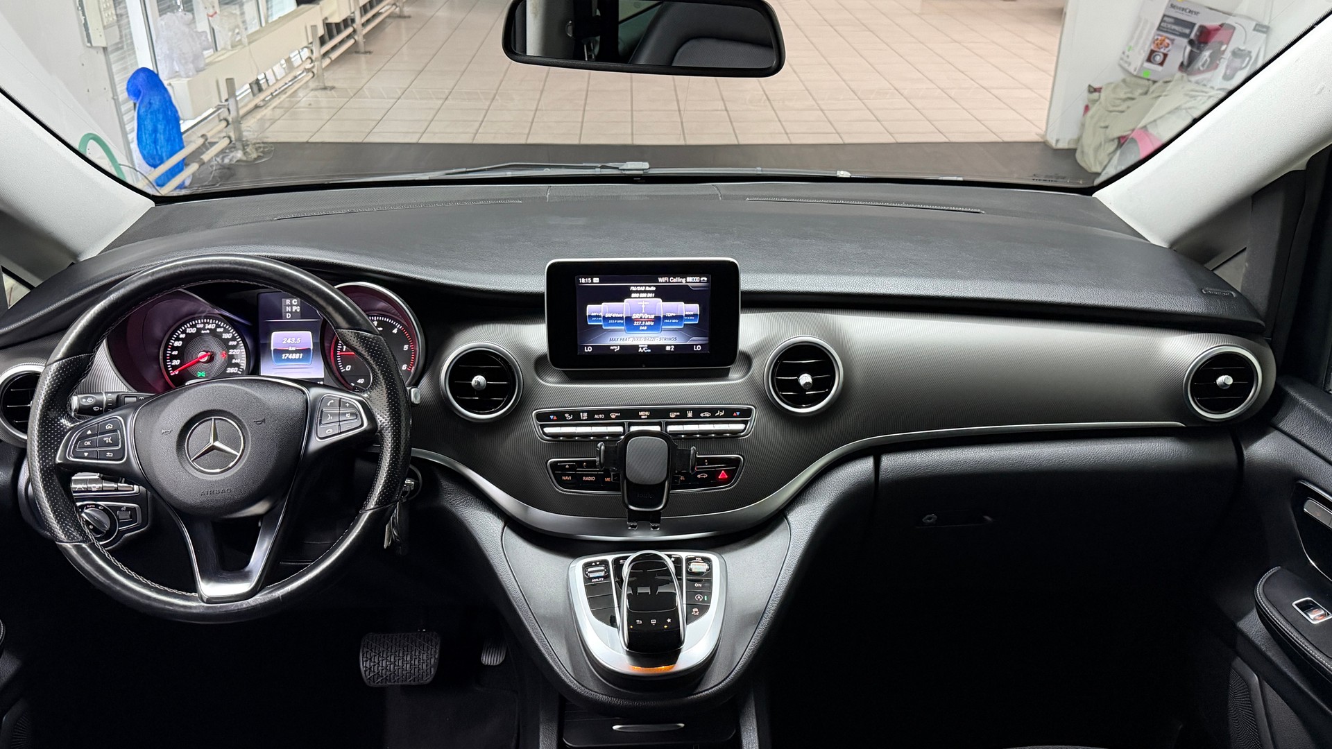 MERCEDES-BENZ V 250 d Avantgarde lang 4Matic 7G-Tronic-image-9