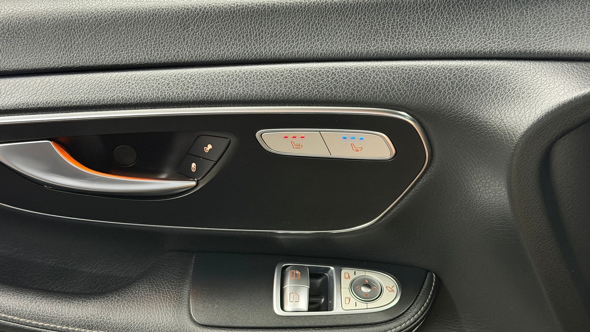 MERCEDES-BENZ V 250 d Avantgarde lang 4Matic 7G-Tronic-image-18