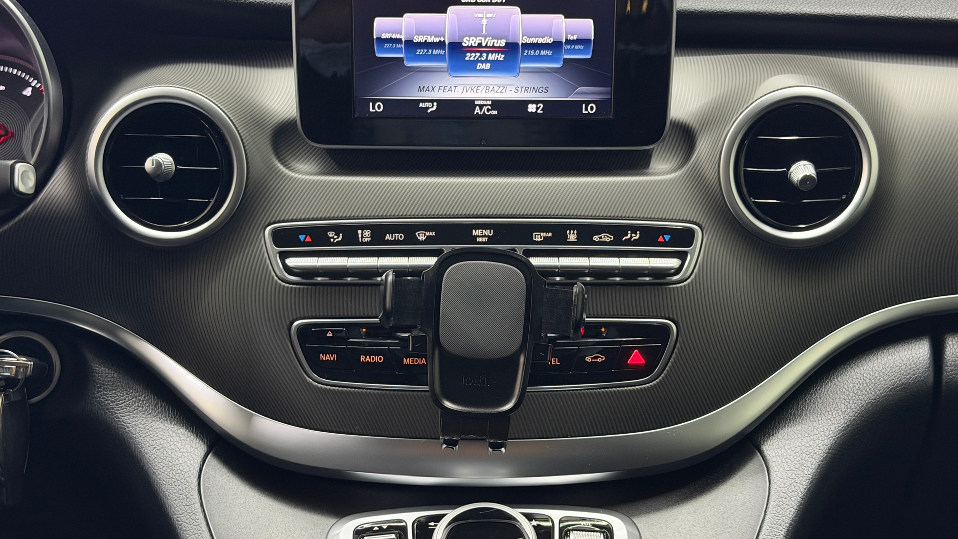 MERCEDES-BENZ V 250 d Avantgarde lang 4Matic 7G-Tronic-image-13