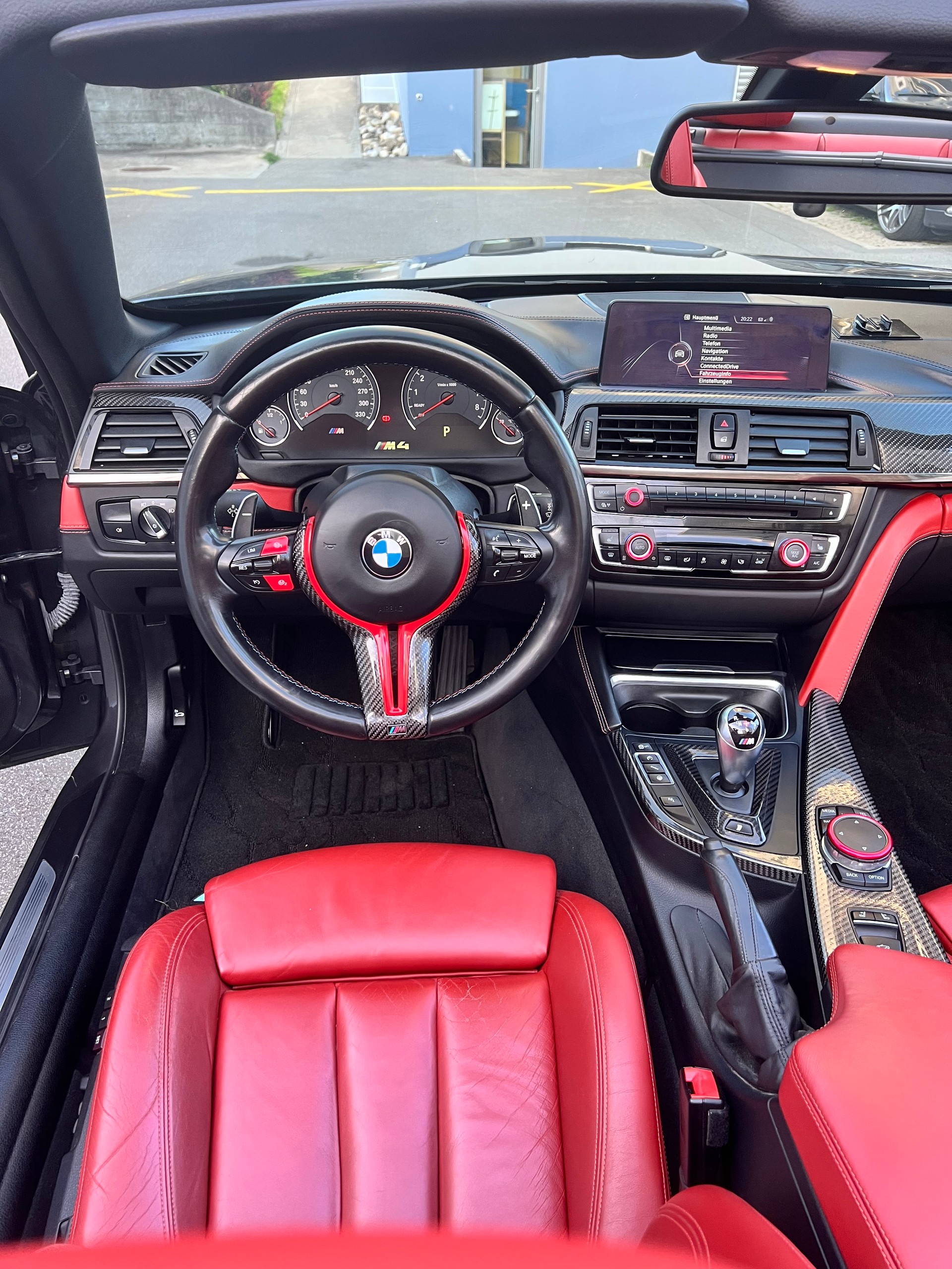 BMW M4-image-3