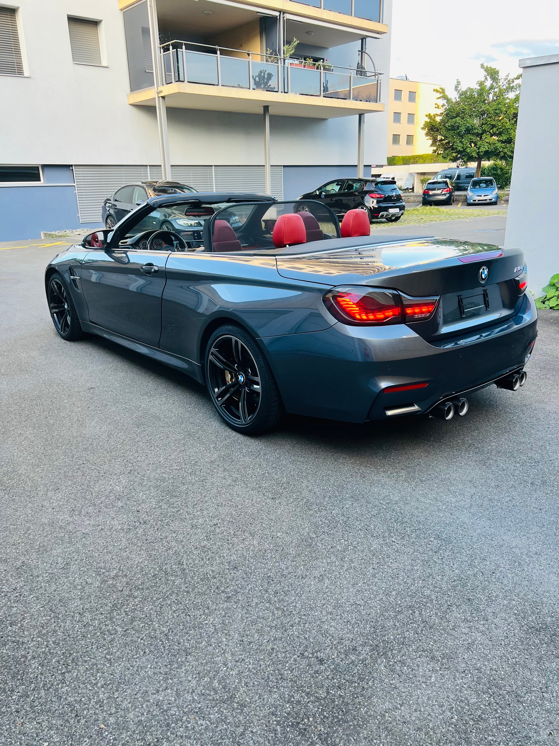 BMW M4-image-1