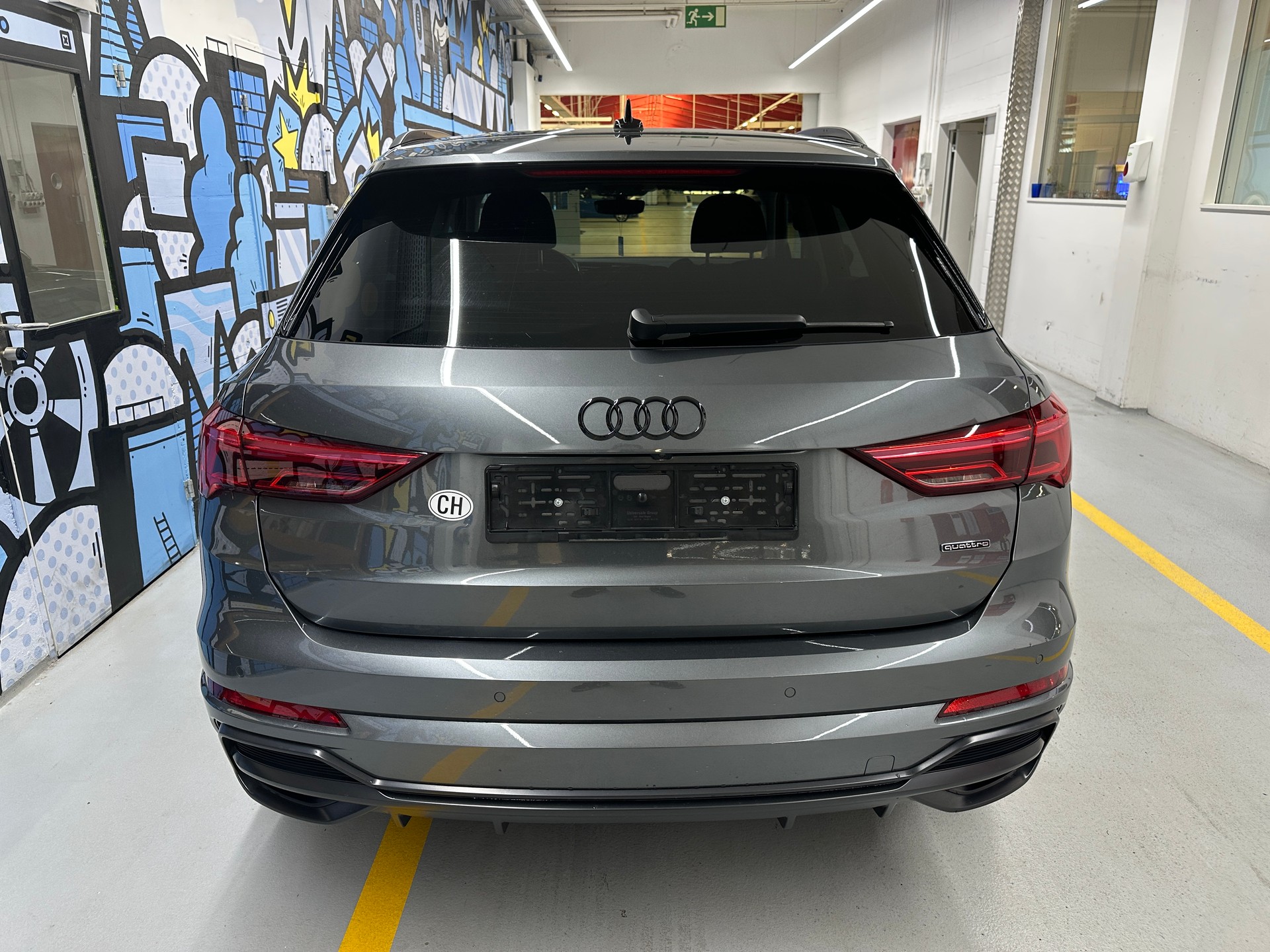 AUDI Q3 35 TDI S line quattro S-tronic-image-4