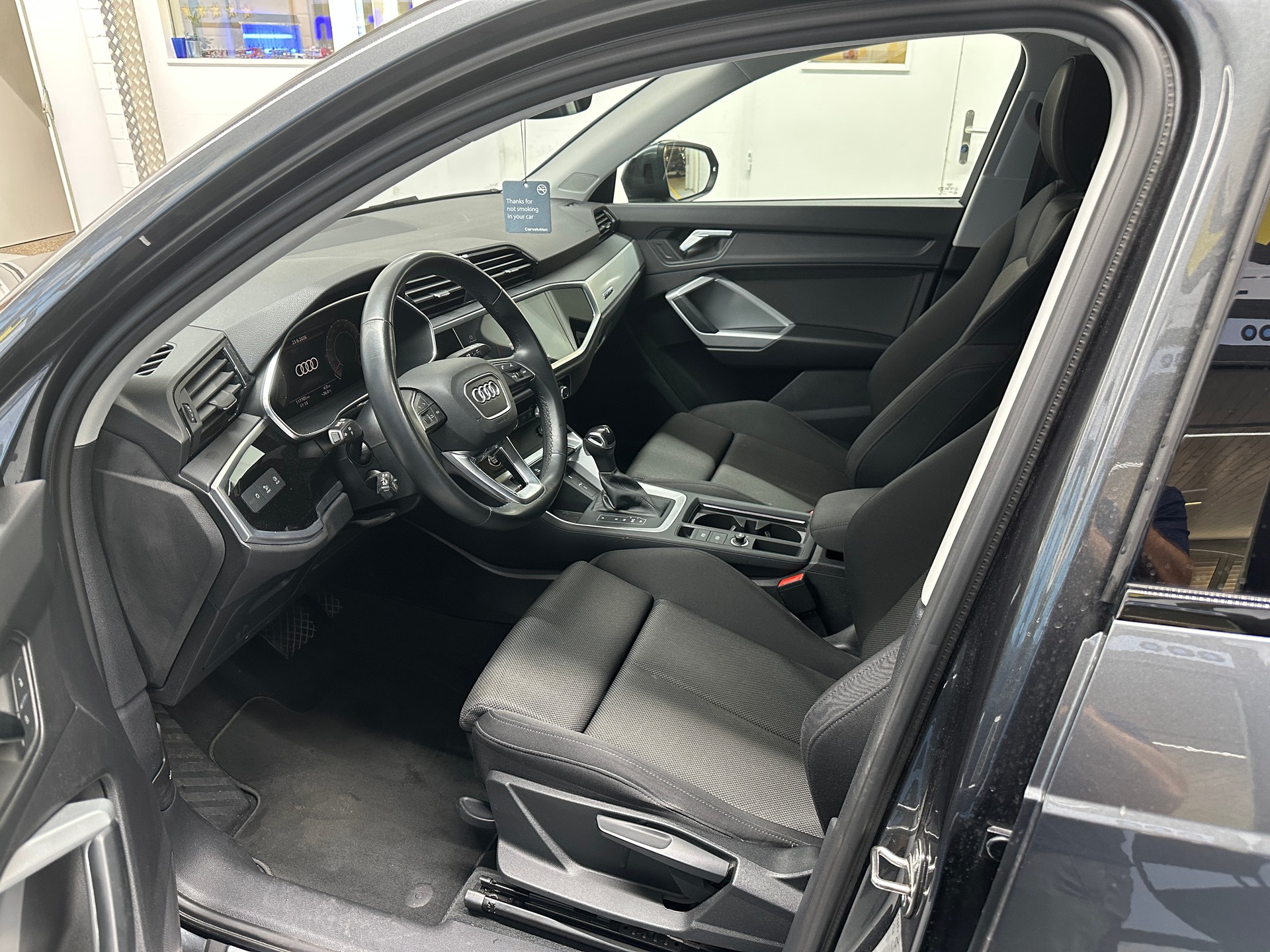 AUDI Q3 35 TDI S line quattro S-tronic-image-7