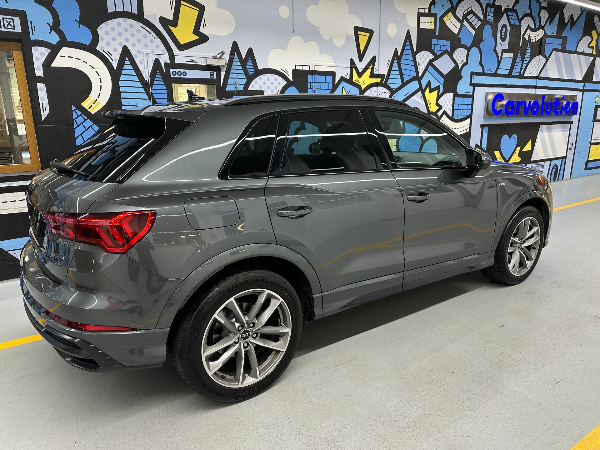 AUDI Q3 35 TDI S line quattro S-tronic-image-2
