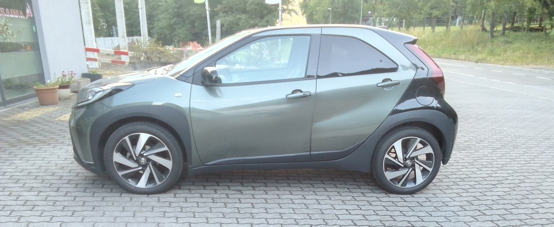 TOYOTA 1.0 VVT-i Trend-image-1