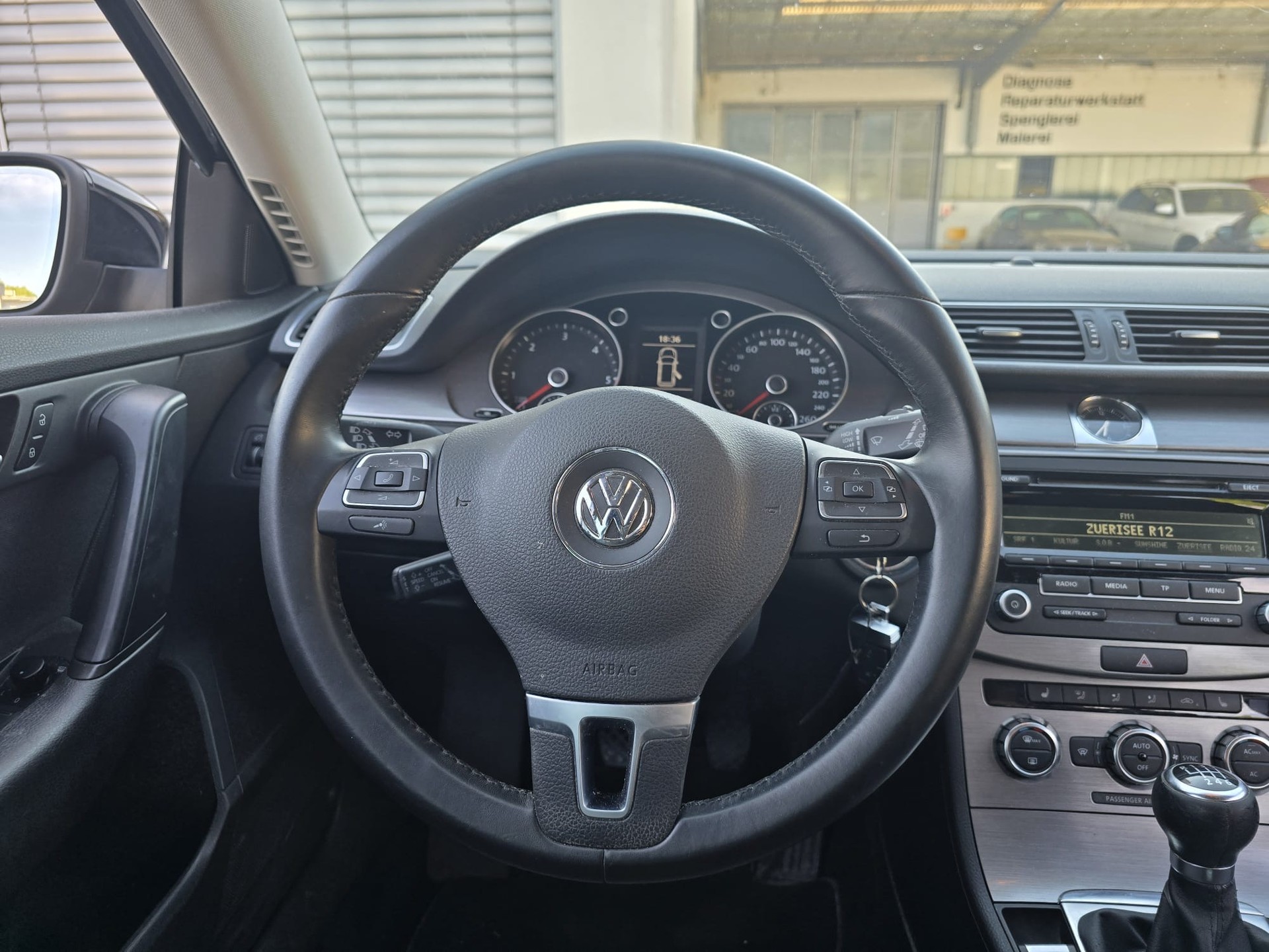 VW Passat Variant 2.0 TDI BMT Trendline 4M-image-13