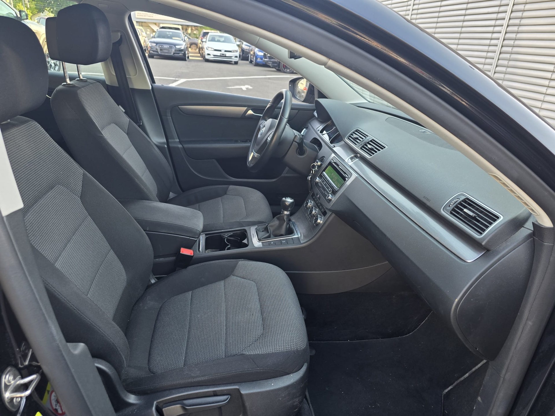 VW Passat Variant 2.0 TDI BMT Trendline 4M-image-15
