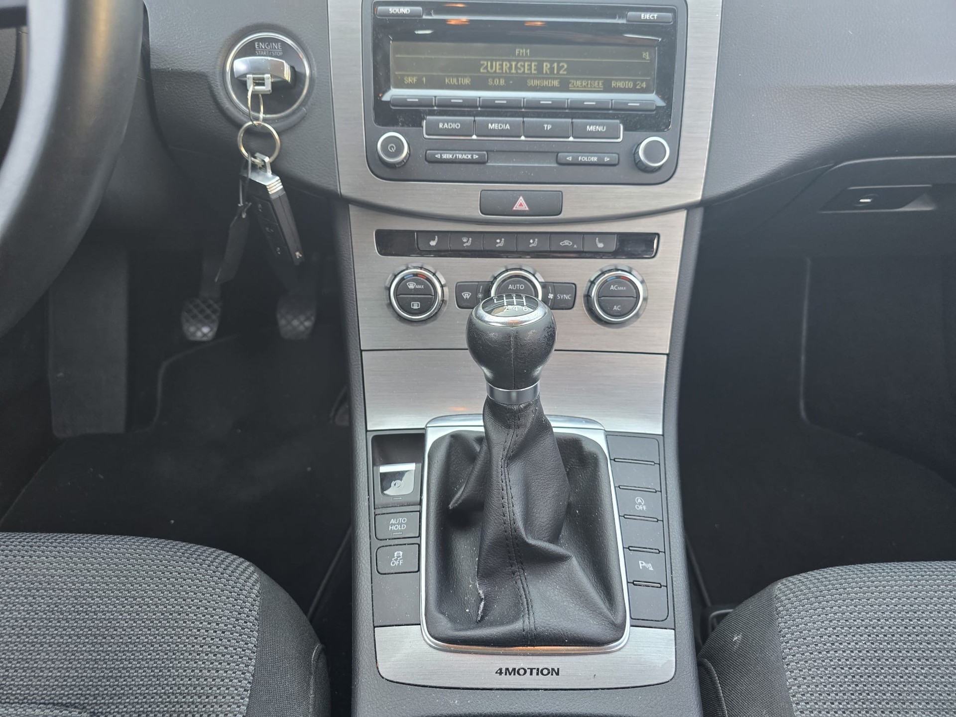 VW Passat Variant 2.0 TDI BMT Trendline 4M-image-14