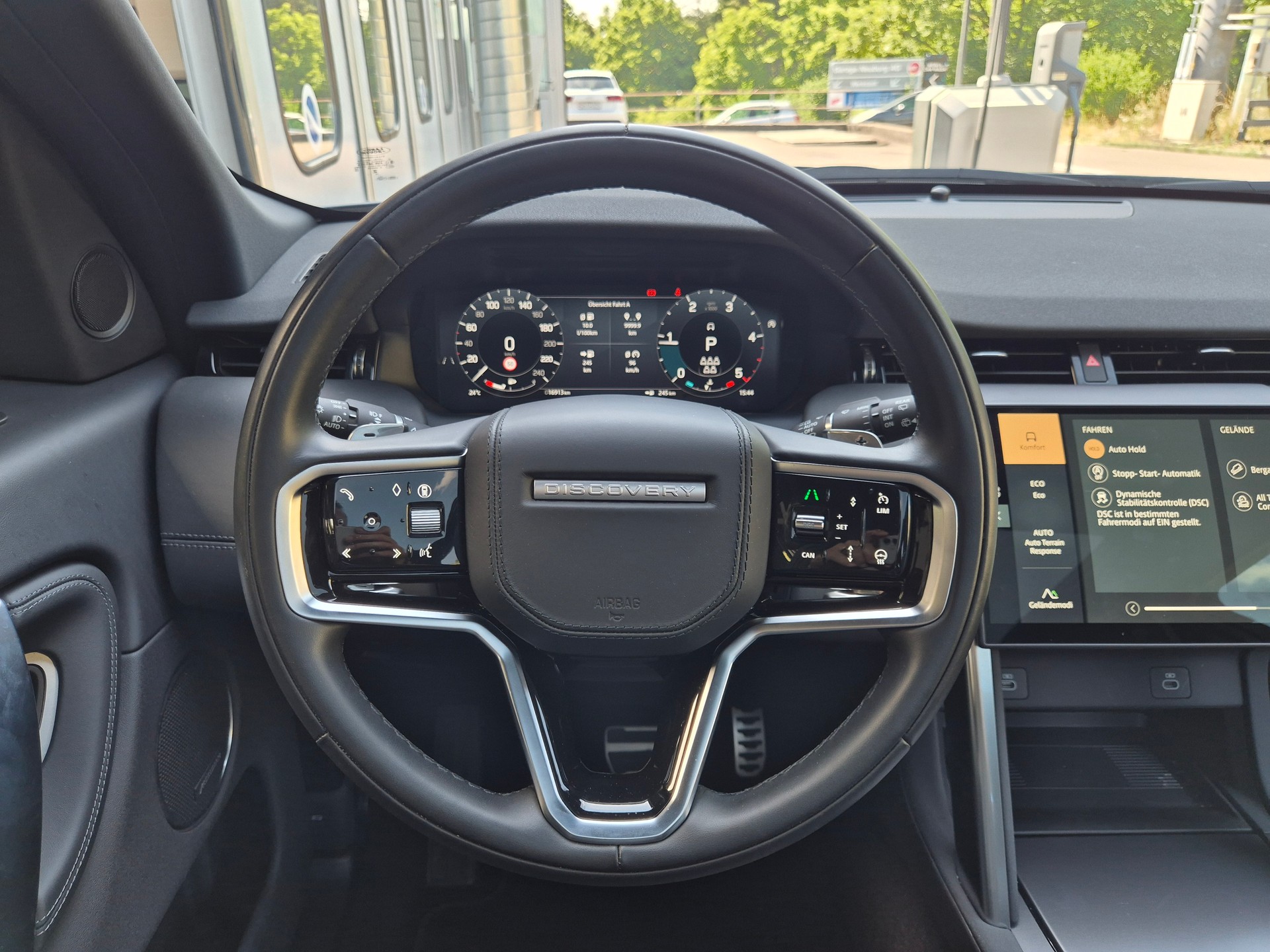 LAND ROVER Discovery Sport D200 2.0D TD4 MHEV HSE AT9-image-15