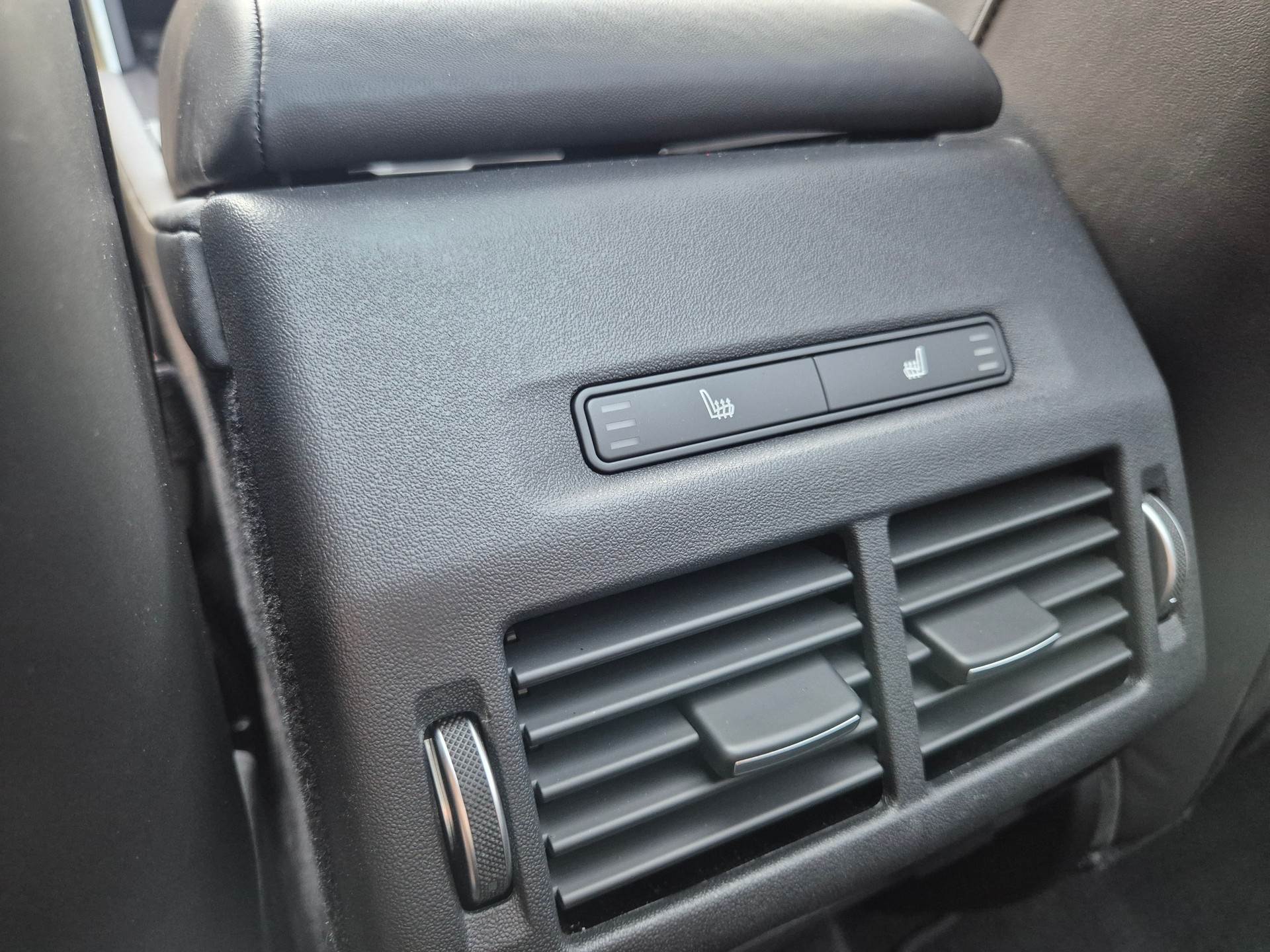 LAND ROVER Discovery Sport D200 2.0D TD4 MHEV HSE AT9-image-19