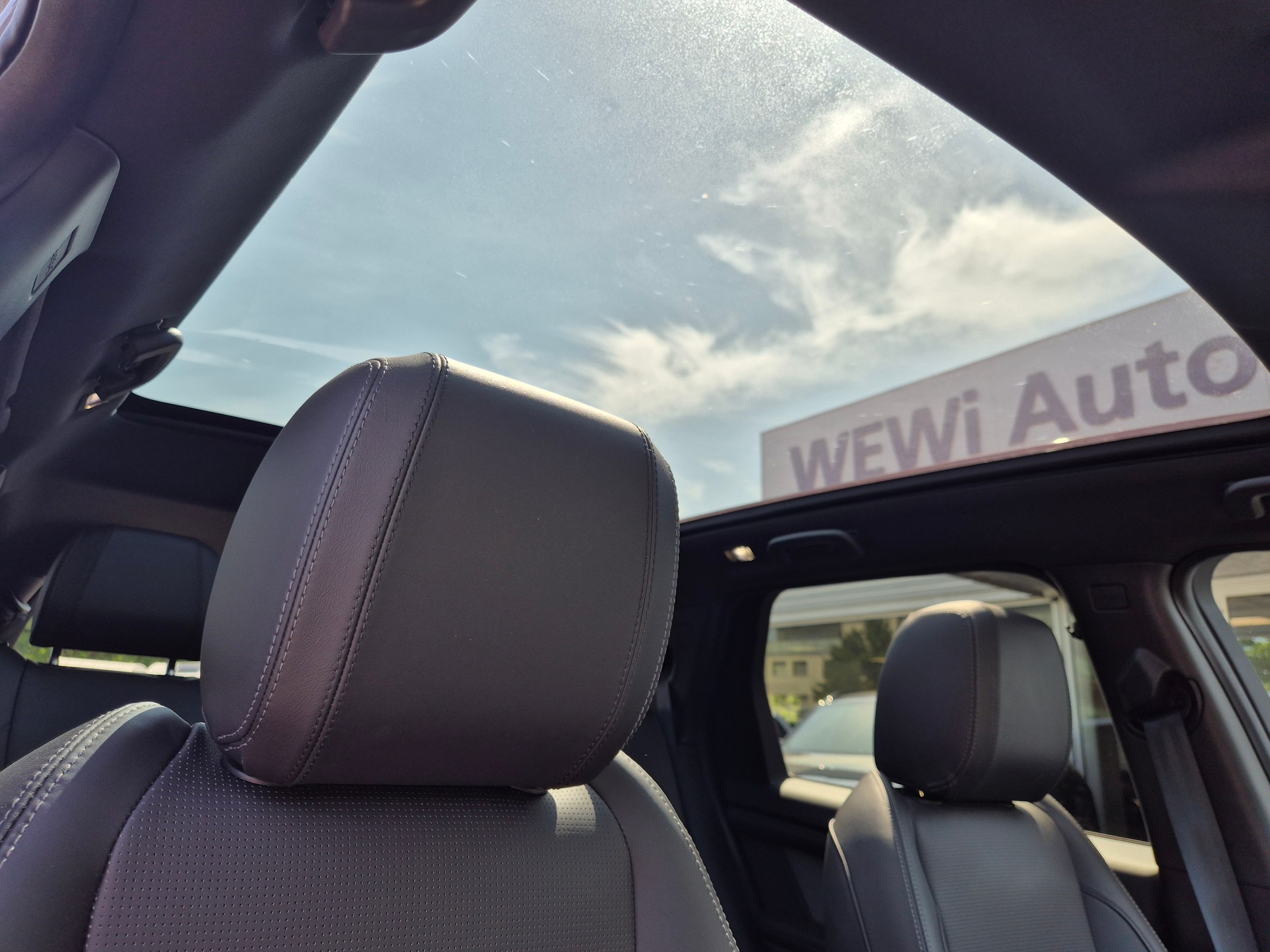 LAND ROVER Discovery Sport D200 2.0D TD4 MHEV HSE AT9-image-10