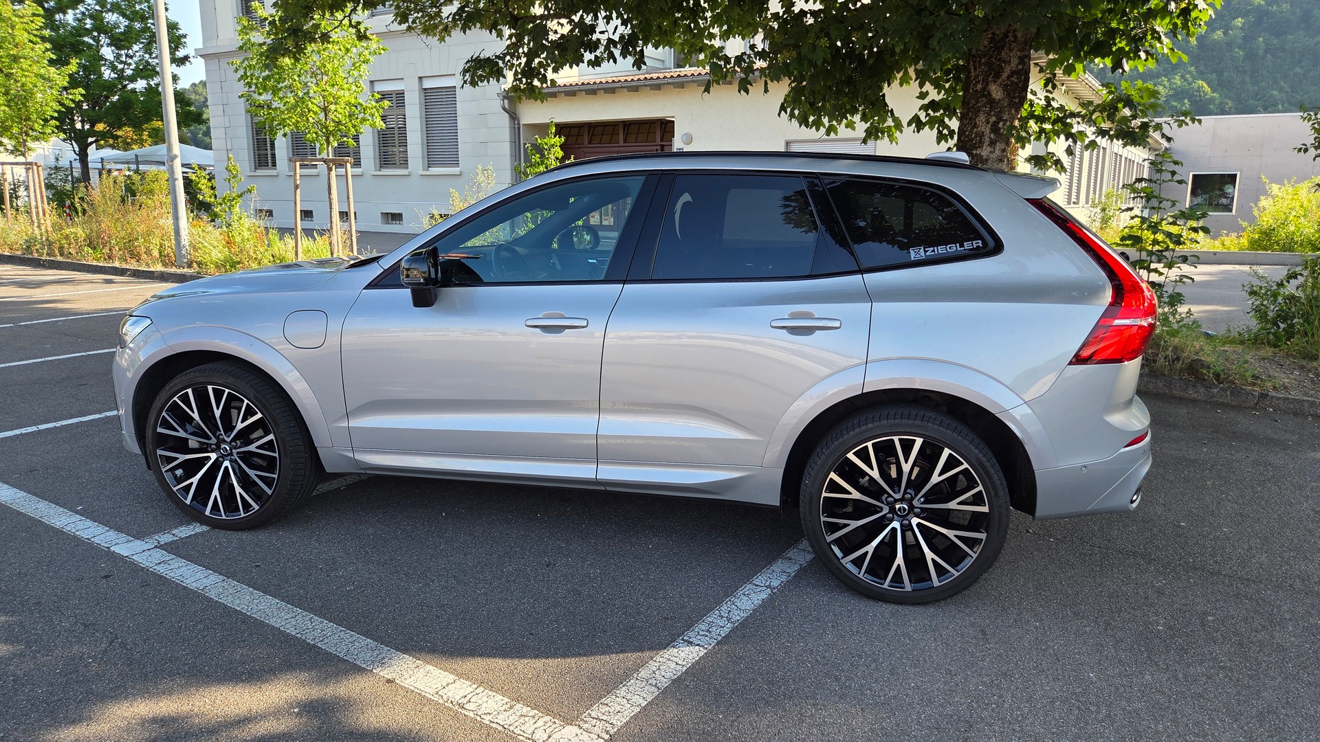 VOLVO 2.0 T6 TE R-Design eAWD-image-0