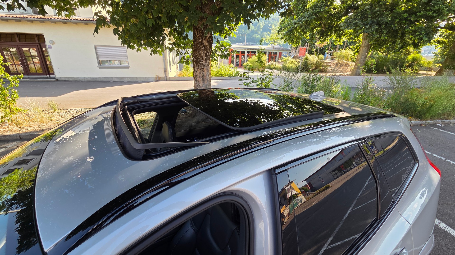 VOLVO 2.0 T6 TE R-Design eAWD-image-4