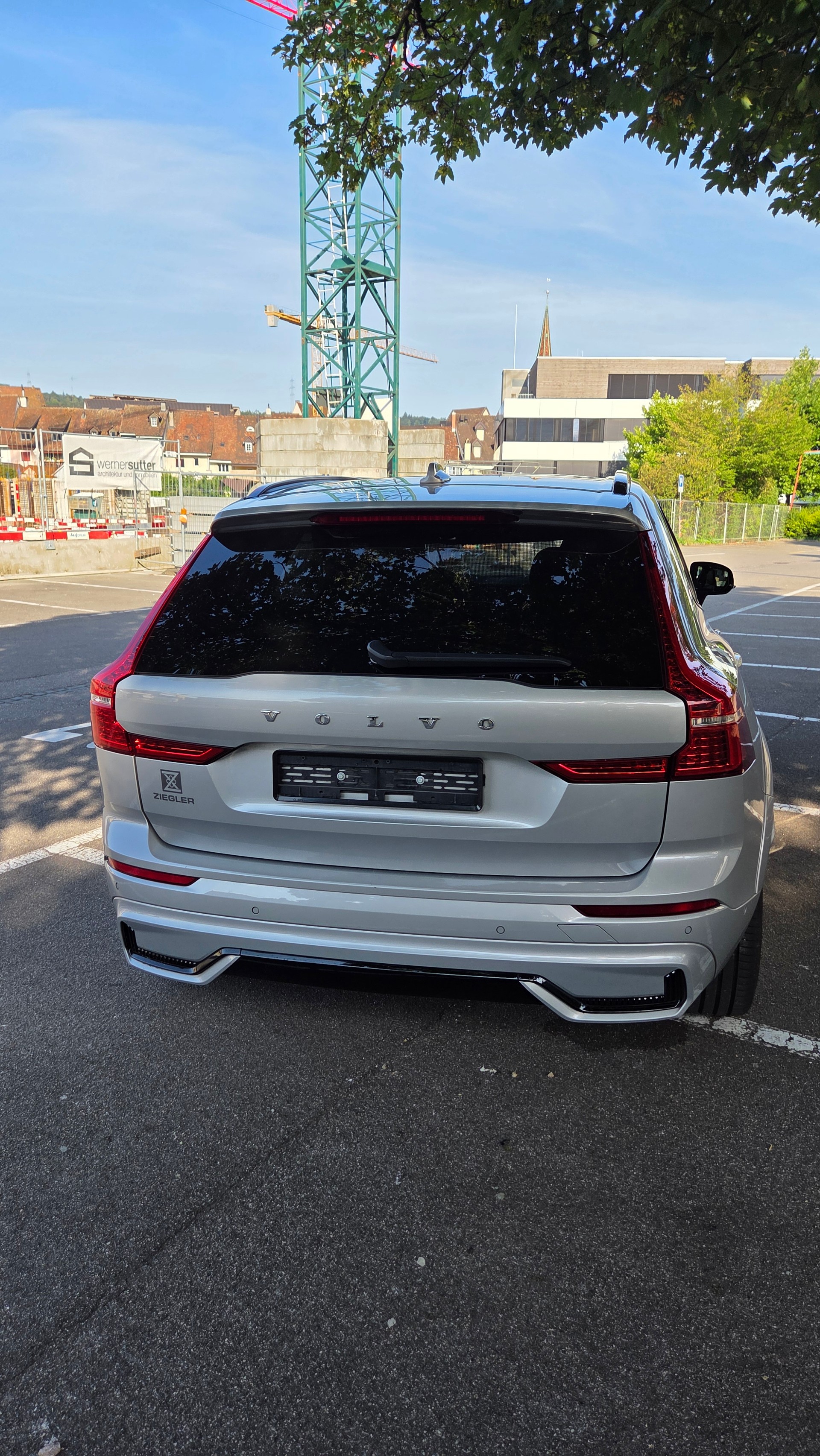 VOLVO 2.0 T6 TE R-Design eAWD-image-1