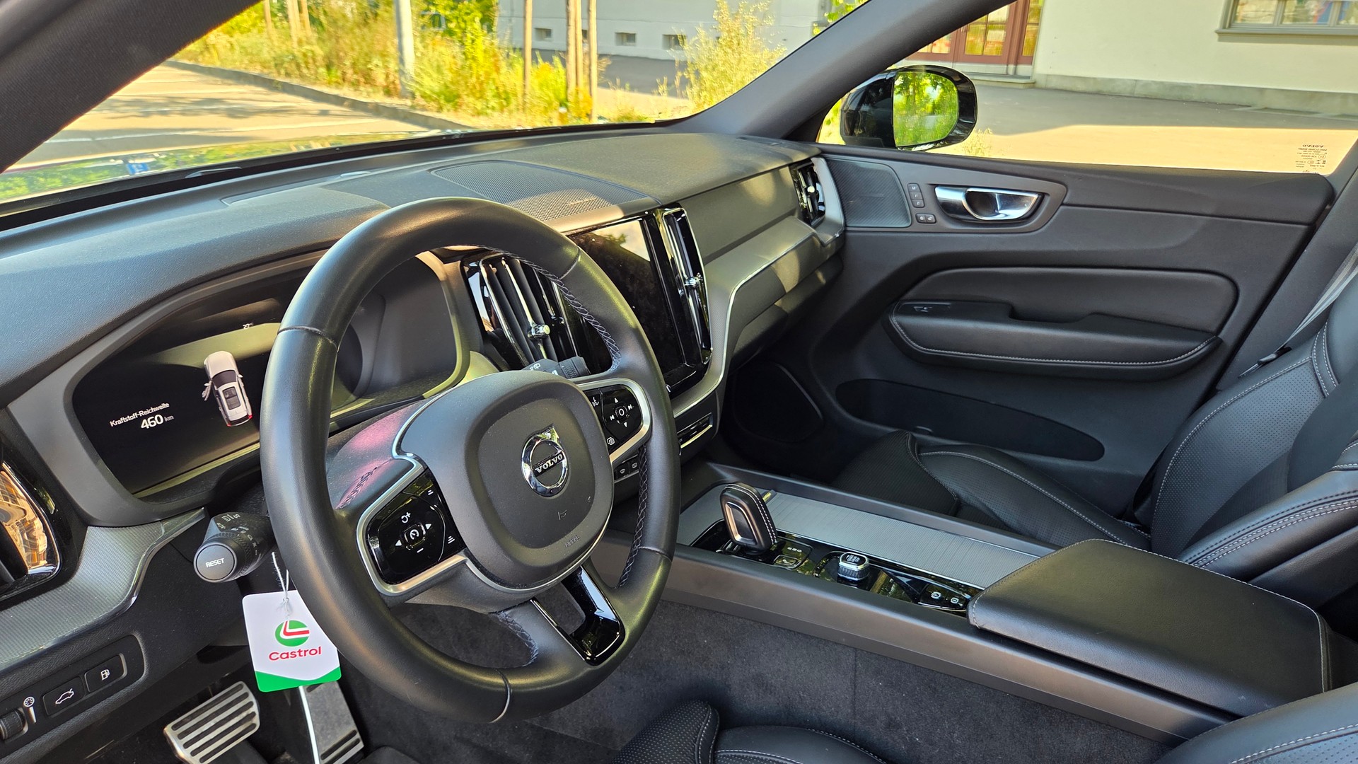 VOLVO 2.0 T6 TE R-Design eAWD-image-5