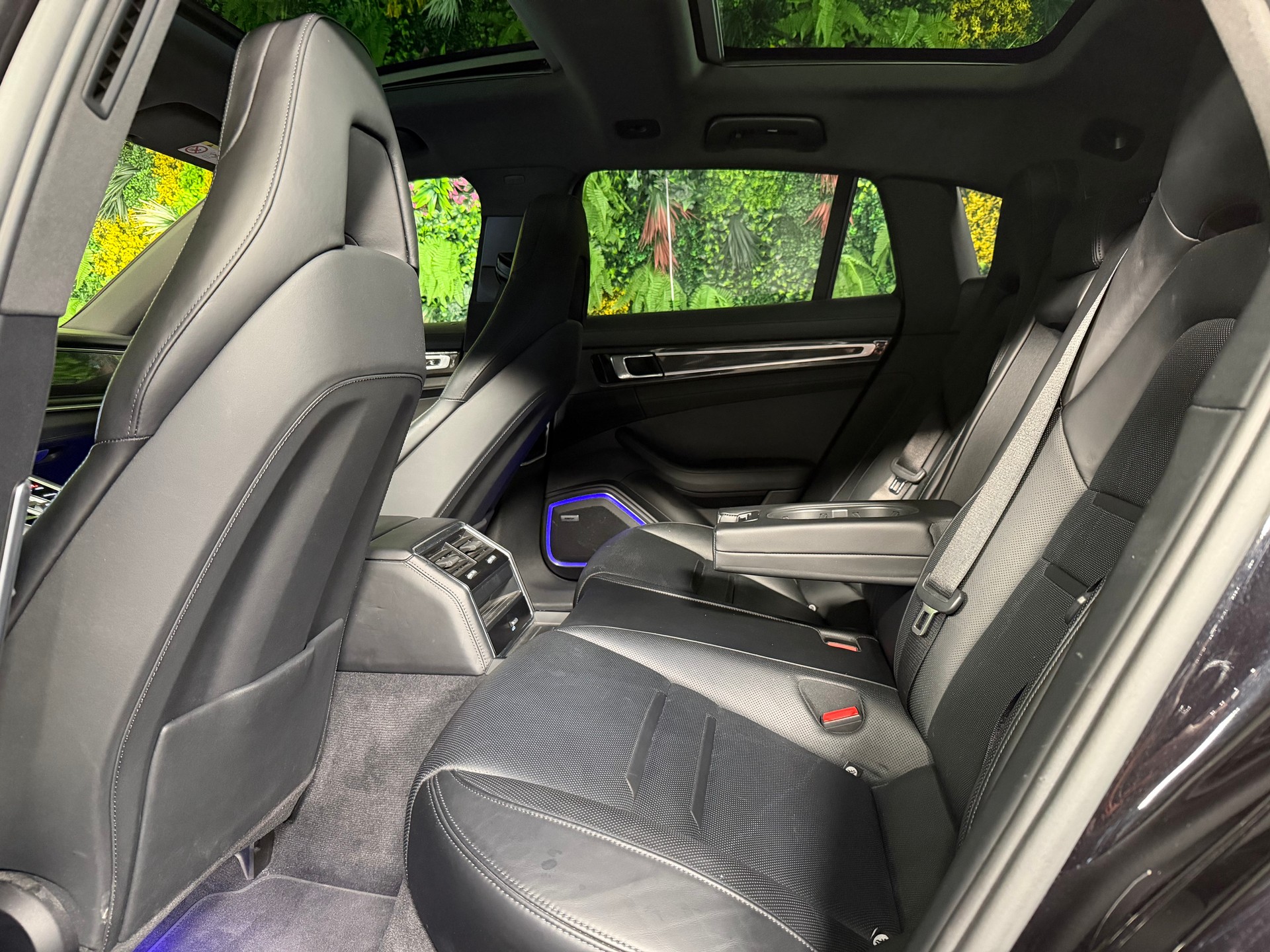 PORSCHE Panamera 4 E-Hybrid Sport Turismo PDK-image-10