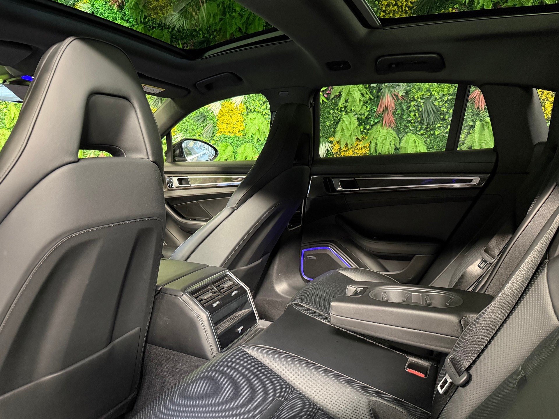 PORSCHE Panamera 4 E-Hybrid Sport Turismo PDK-image-11