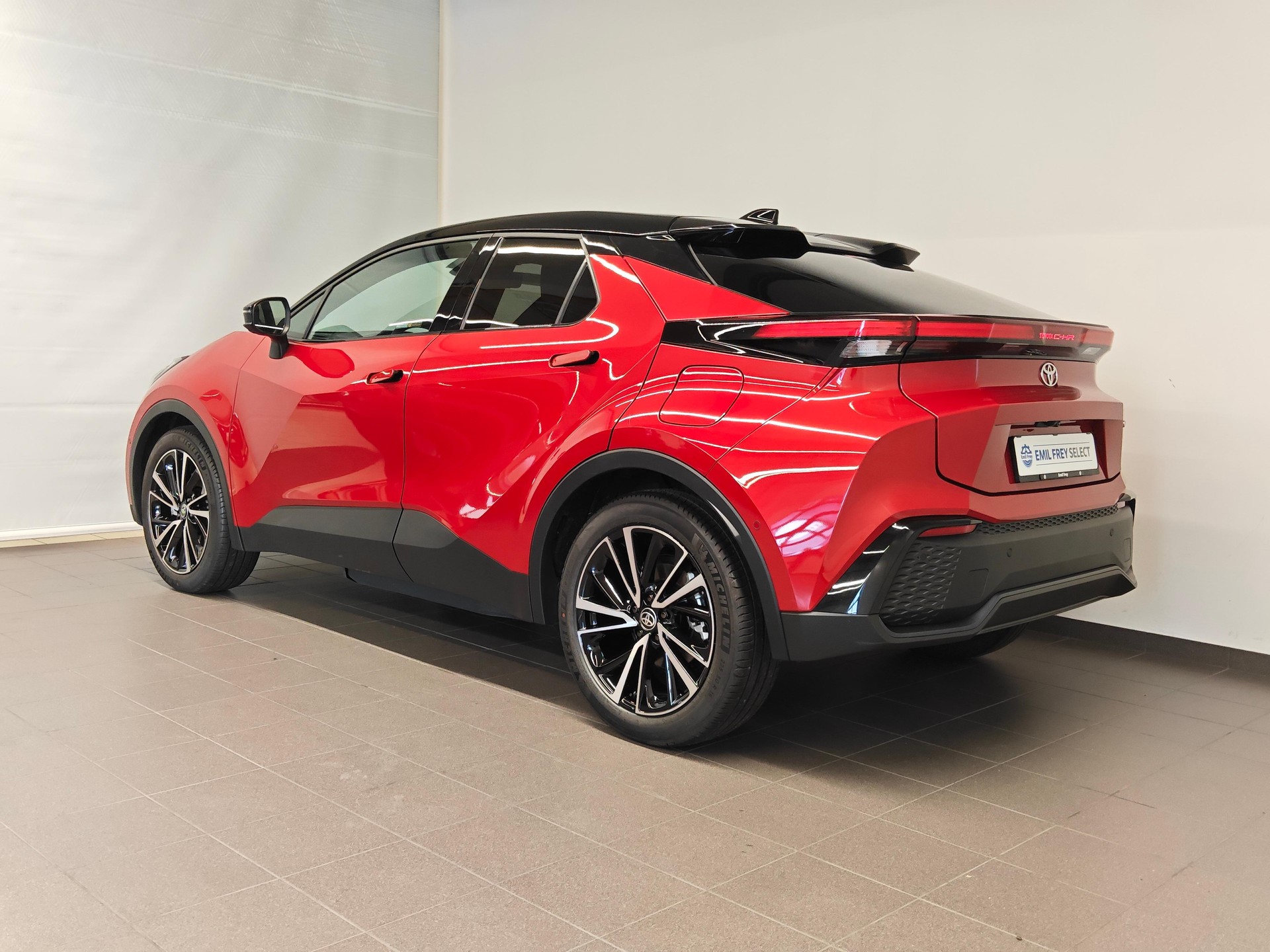 TOYOTA C-HR 2.0 PHEV Style - Ruote invernali & Servizi inclusi-image-3