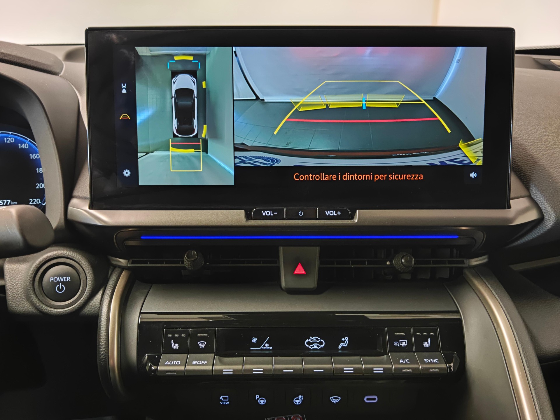 TOYOTA C-HR 2.0 PHEV Style - Ruote invernali & Servizi inclusi-image-10