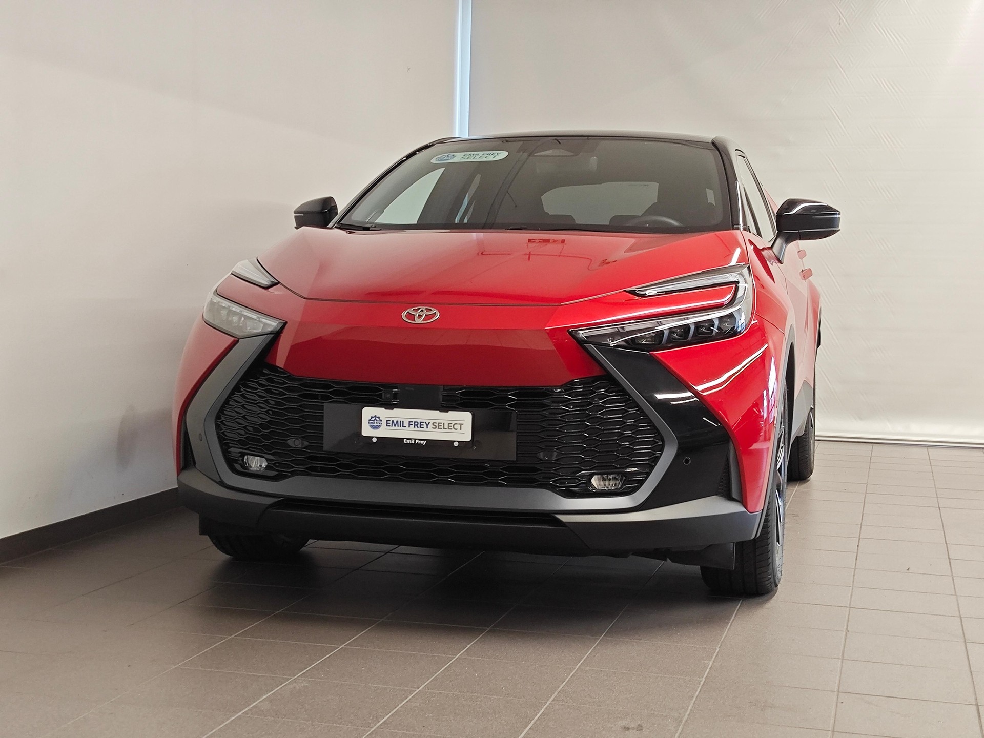 TOYOTA C-HR 2.0 PHEV Style - Ruote invernali & Servizi inclusi-image-0