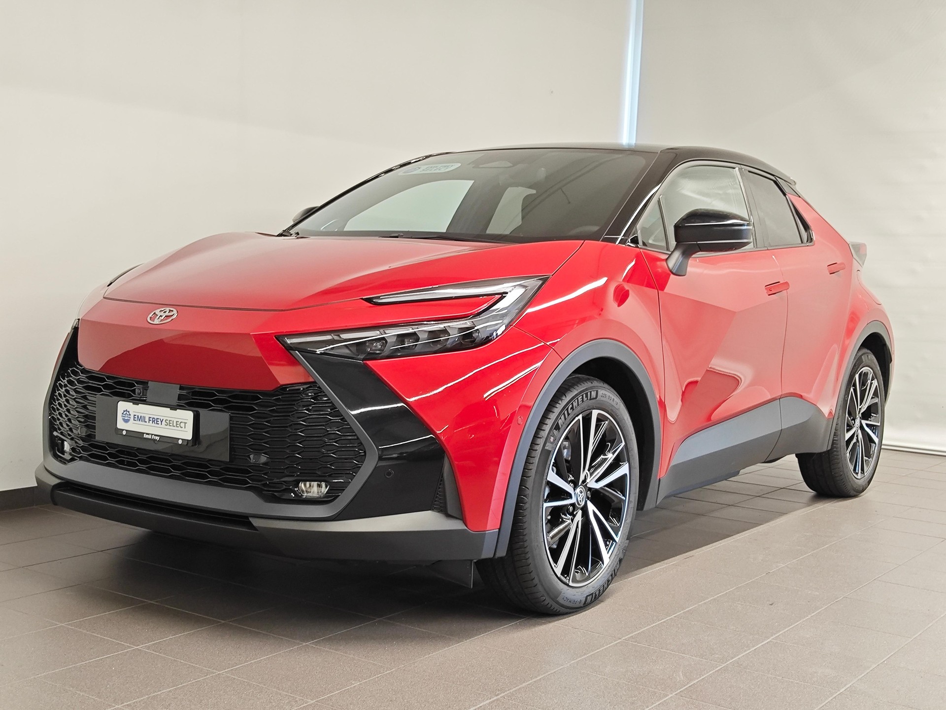 TOYOTA C-HR 2.0 PHEV Style - Ruote invernali & Servizi inclusi-image-1
