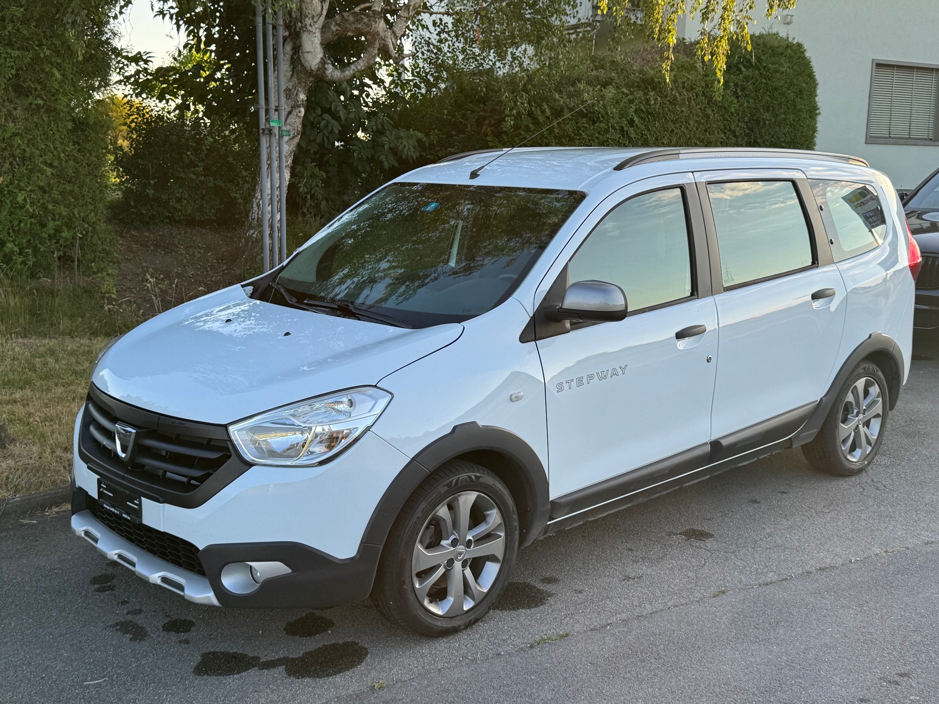 DACIA Lodgy 1.2 T Stepway 7PL-image-0