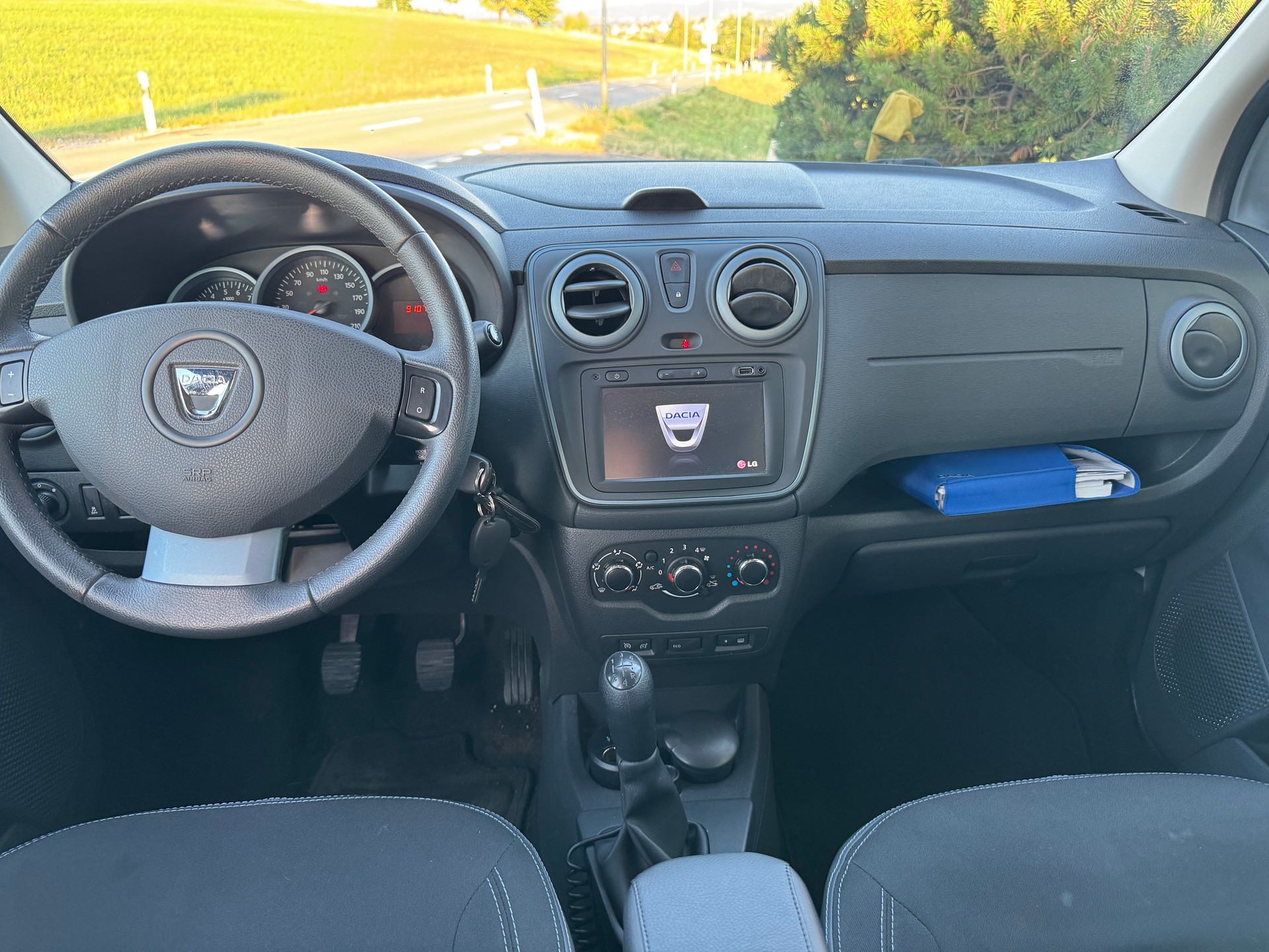 DACIA Lodgy 1.2 T Stepway 7PL-image-8
