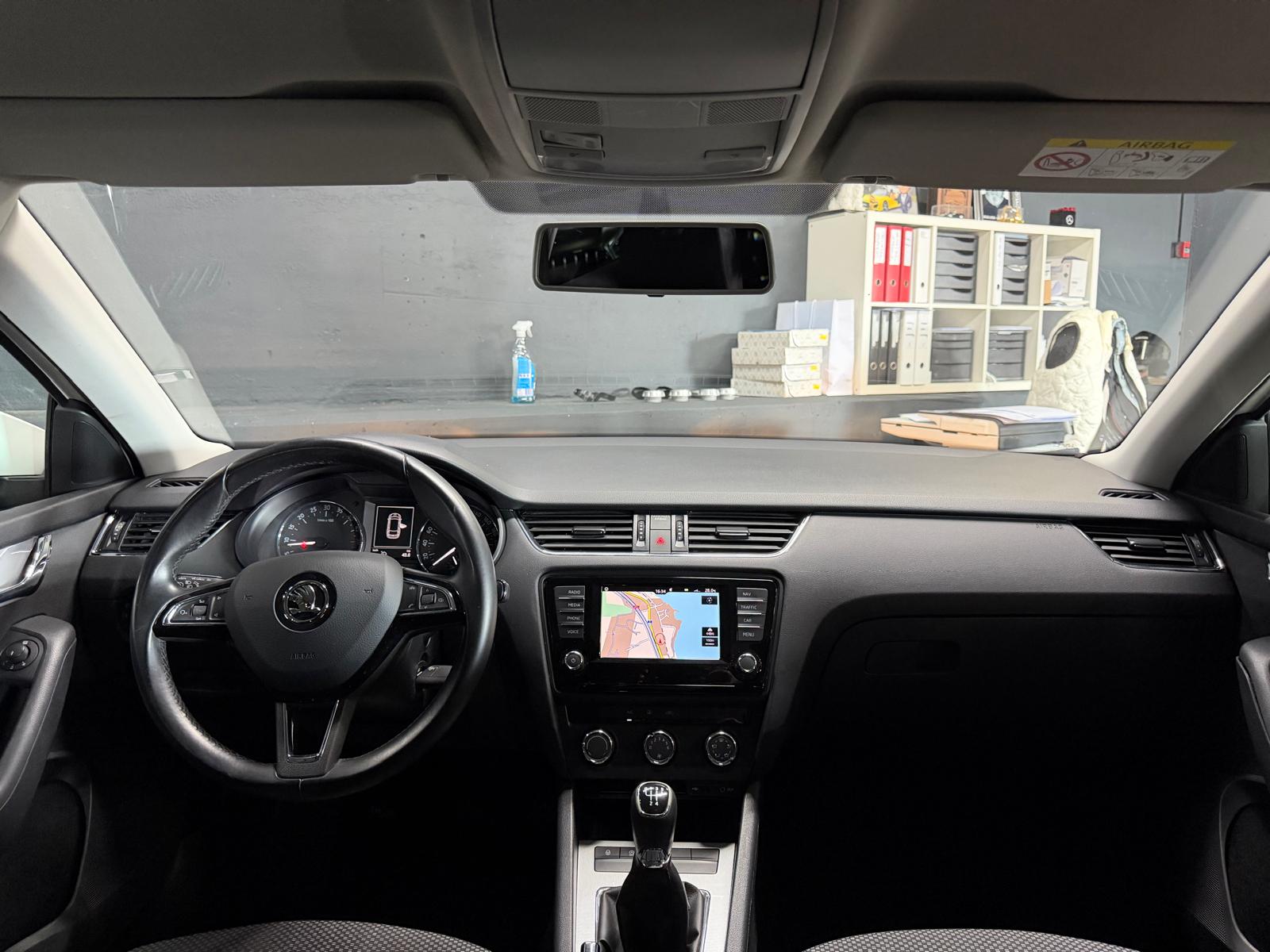 SKODA Octavia Combi 1.6 TDI Ambition White Edition Frisch ab MFK & Frisch ab Service-image-10