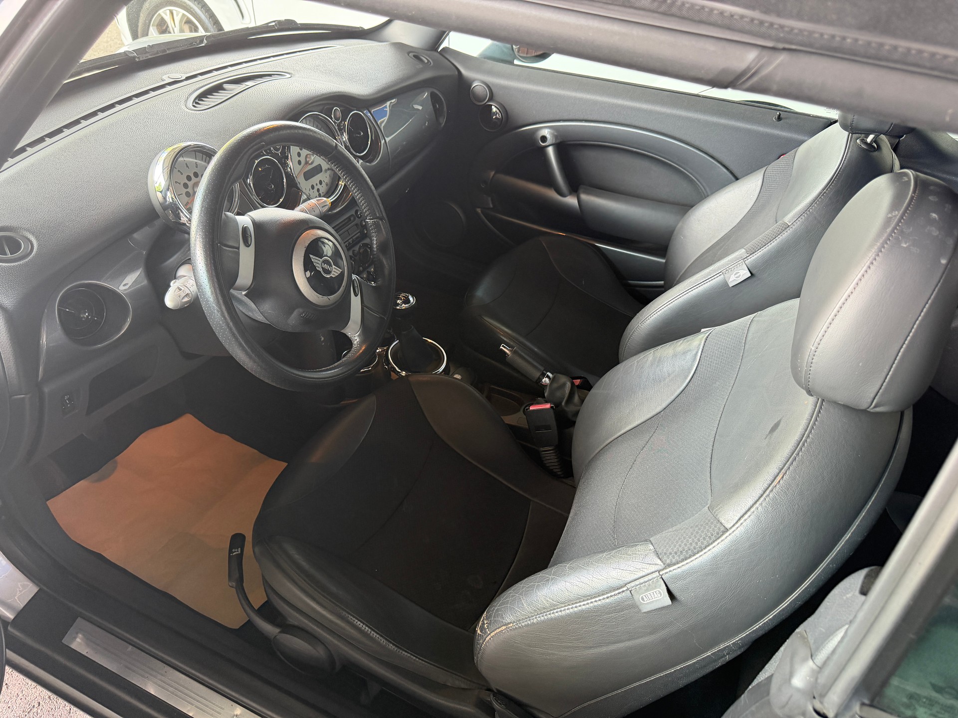MINI One Cabriolet mit Garantieoptionen-image-2