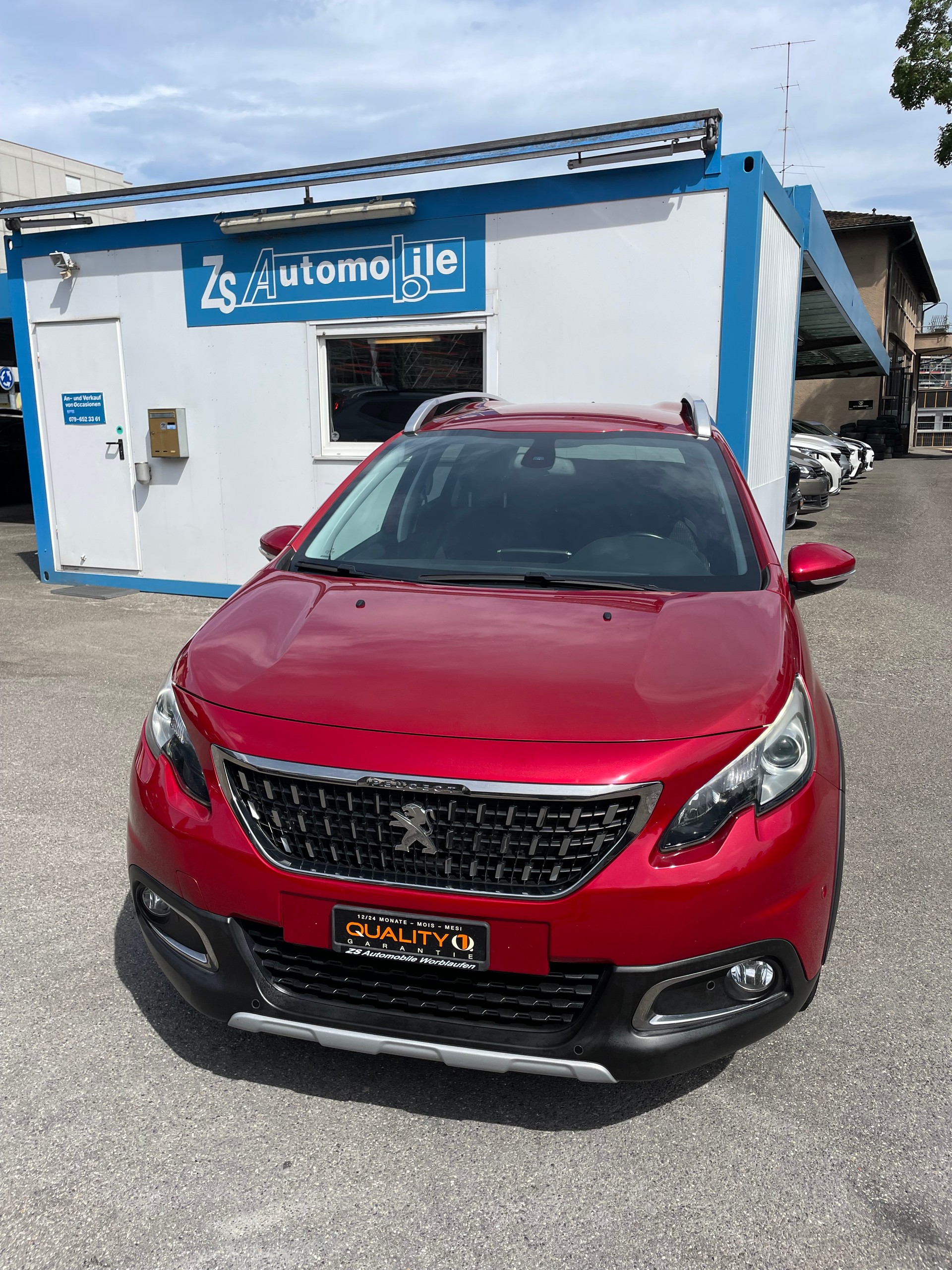 PEUGEOT 2008 1.2 PureTech Allure EAT6-image-5