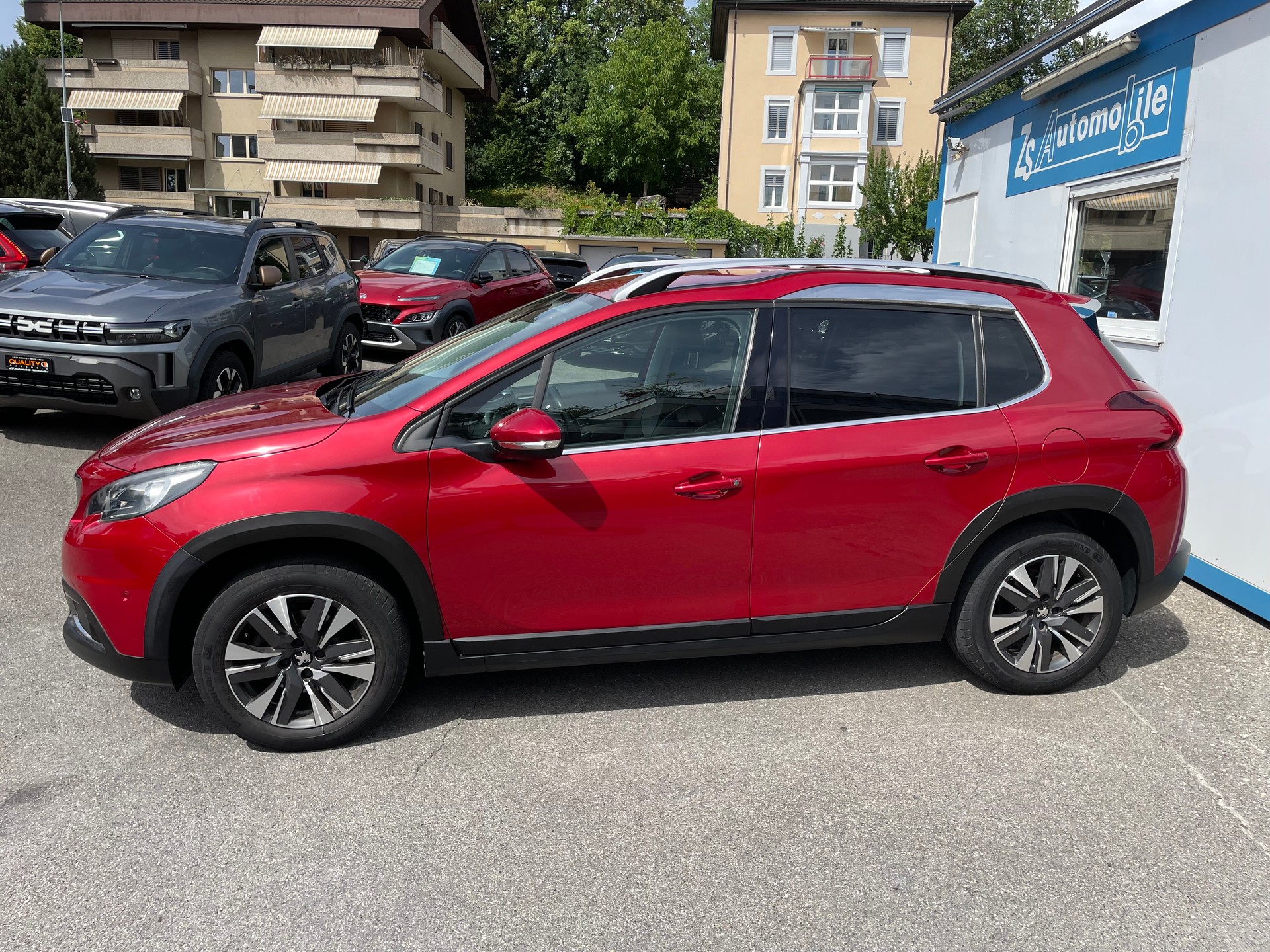 PEUGEOT 2008 1.2 PureTech Allure EAT6-image-1