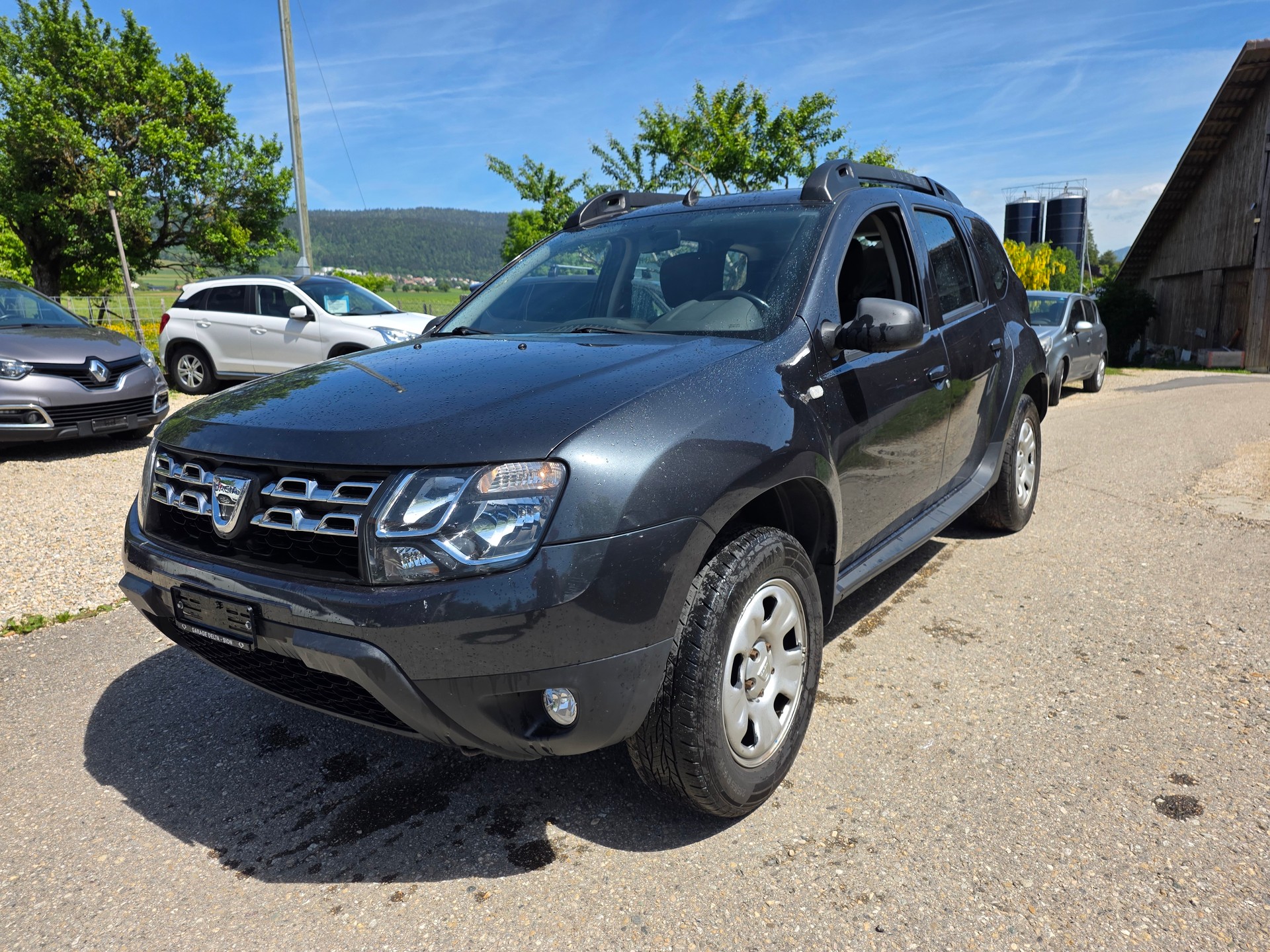 DACIA Duster 1.6 Lauréate 4x4-image-1