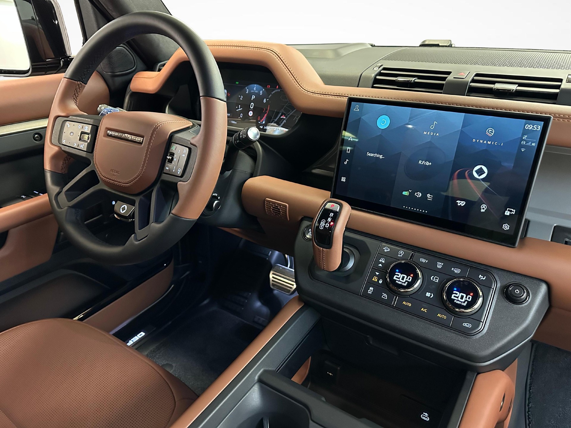 LAND ROVER Defender 110 4.4 V8 Octa-image-5