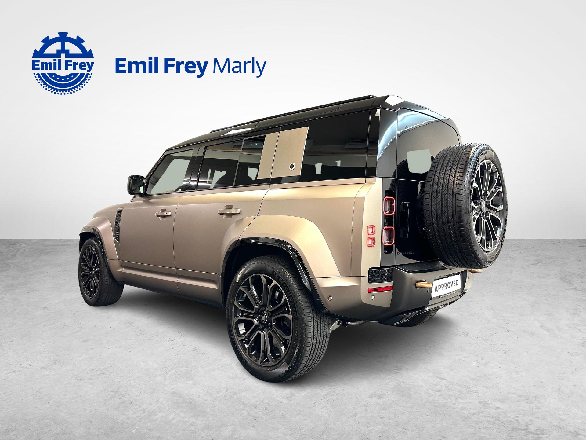 LAND ROVER Defender 110 4.4 V8 Octa-showroom-element-2