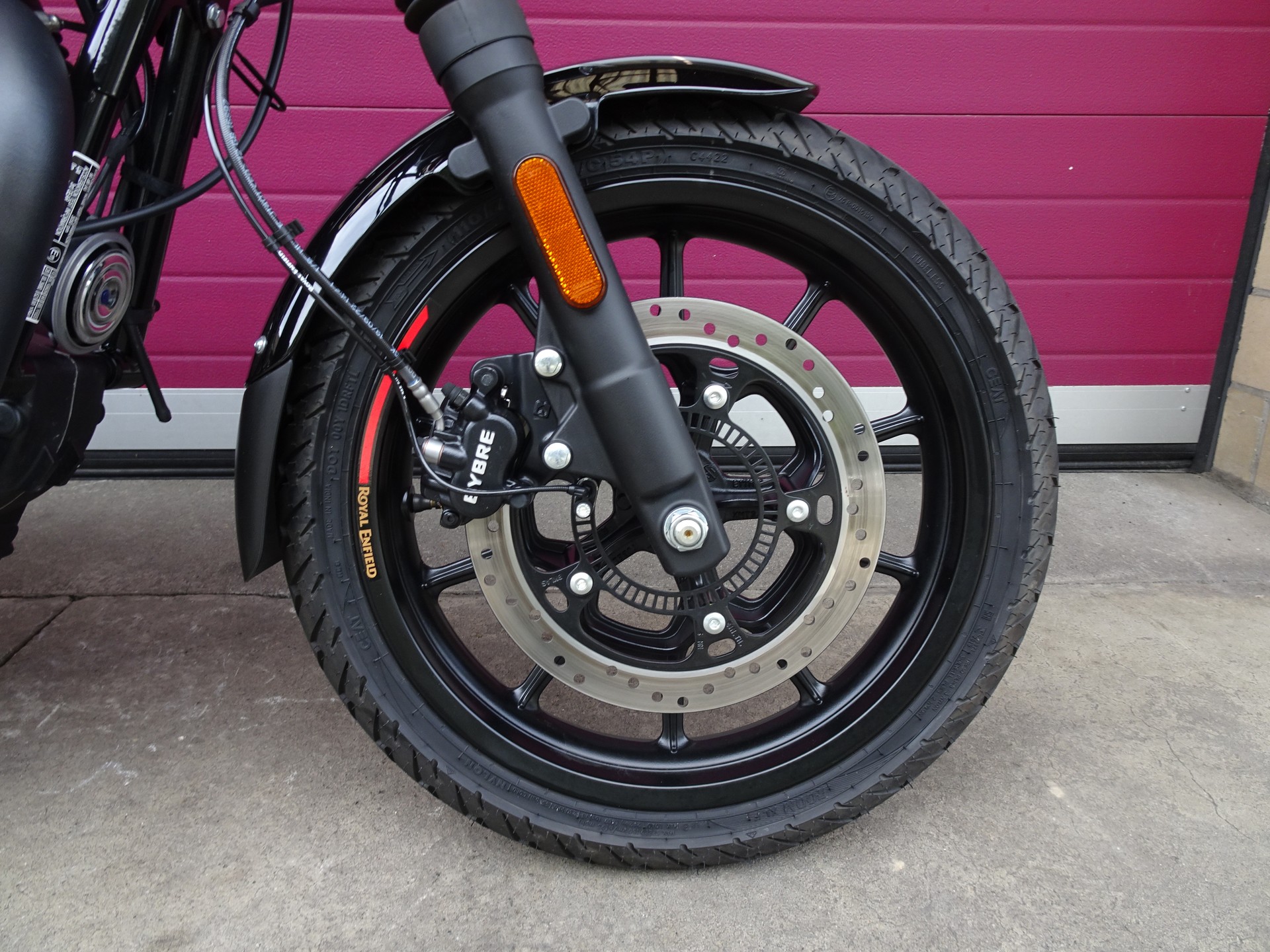 ROYAL ENFIELD Hntr 350 Rebel-showroom-element-1