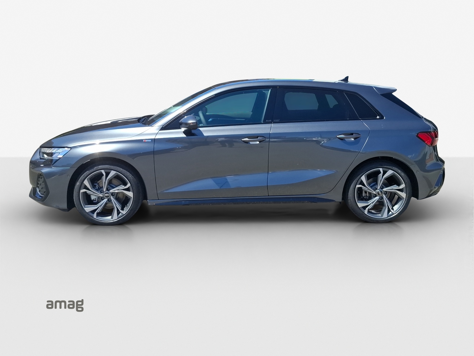AUDI A3 Sportback TFSI 150 kW quattro S line S tronic-image-1