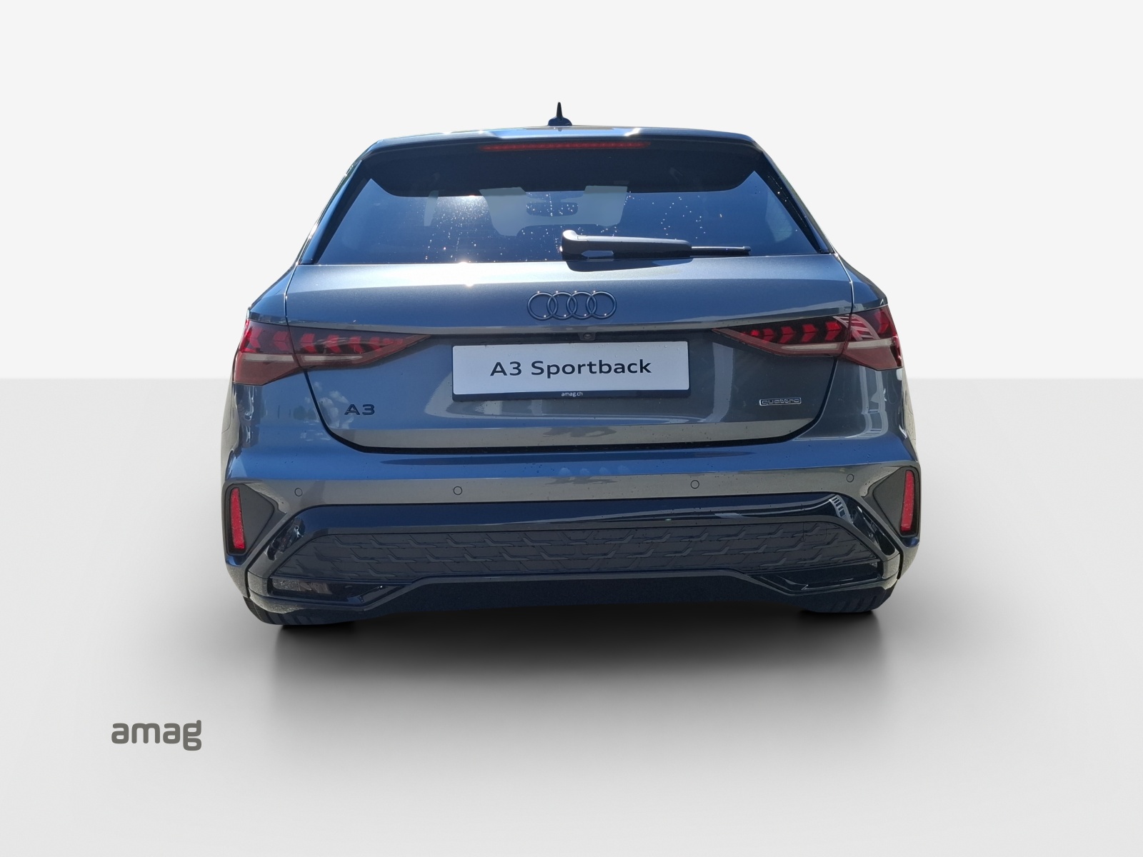 AUDI A3 Sportback TFSI 150 kW quattro S line S tronic-image-3