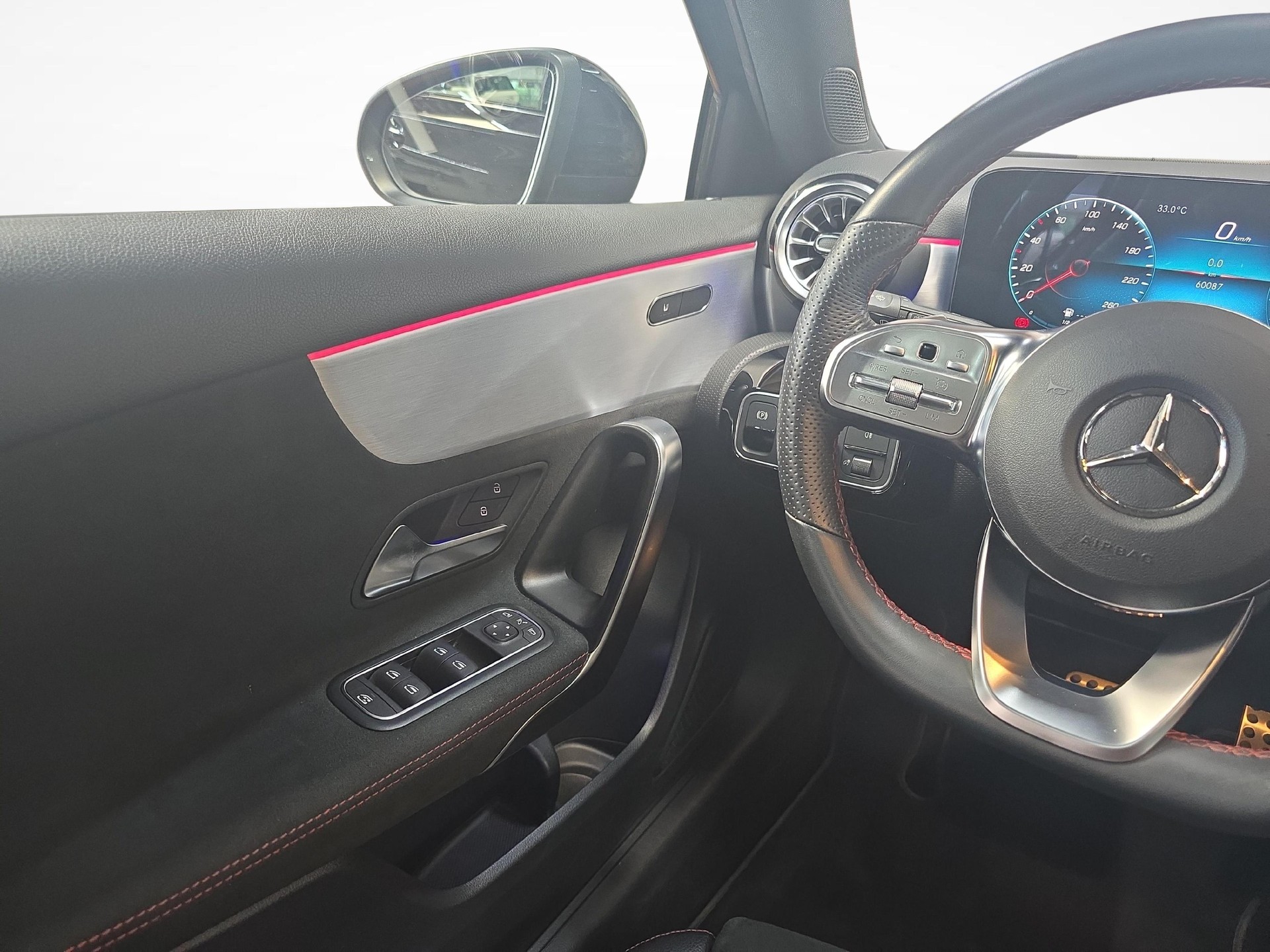 MERCEDES-BENZ A 200 AMG Line-image-7