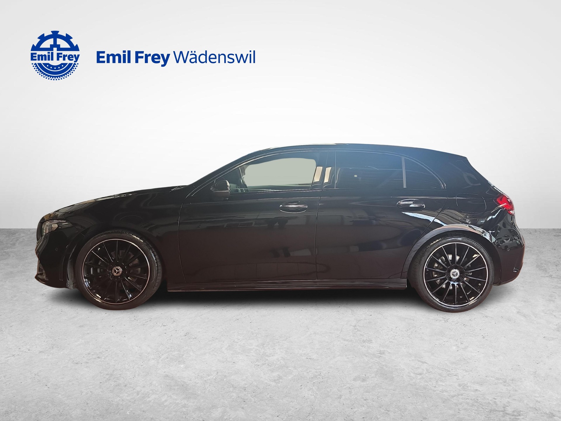 MERCEDES-BENZ A 200 AMG Line-image-1