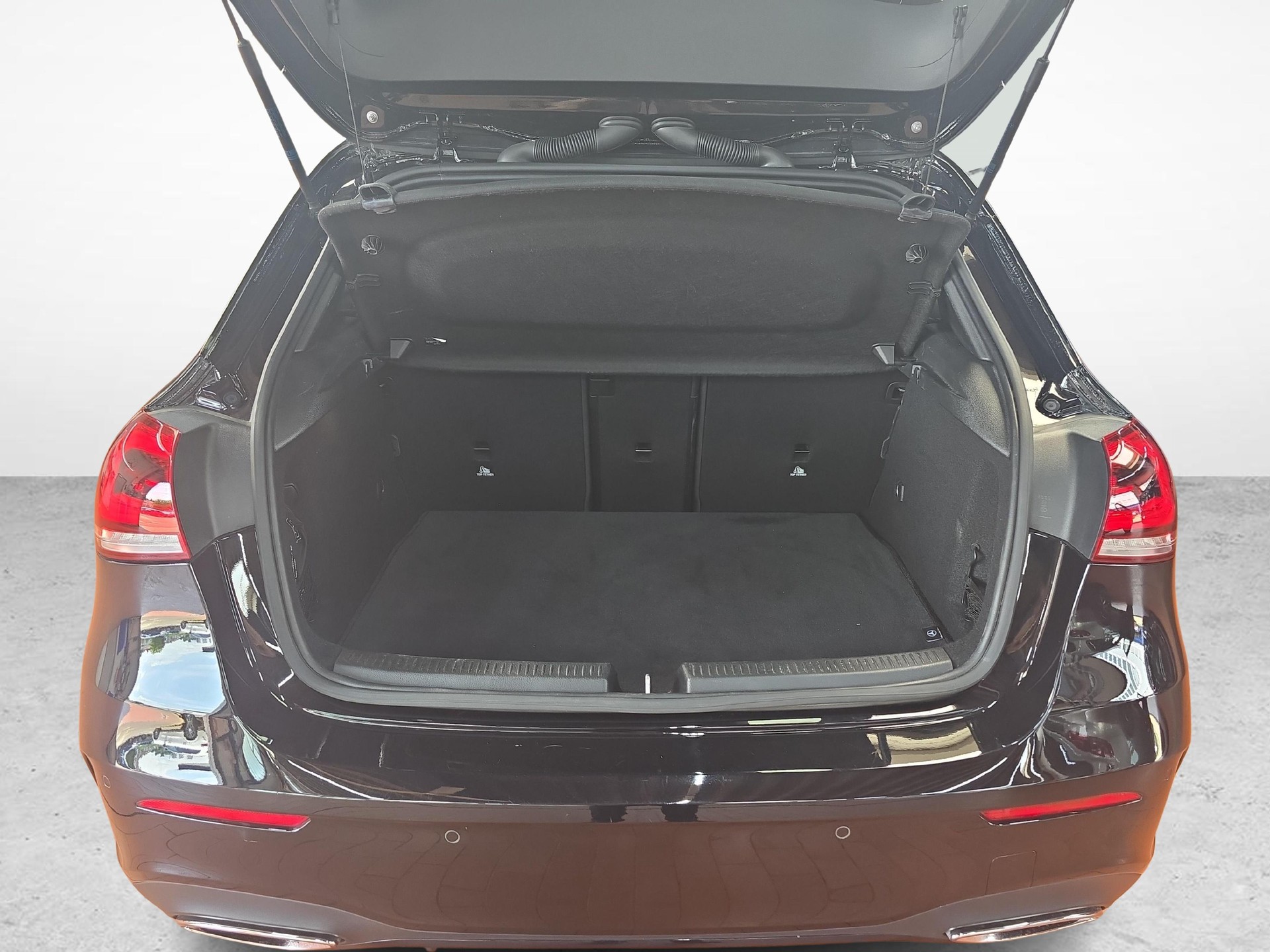 MERCEDES-BENZ A 200 AMG Line-image-10