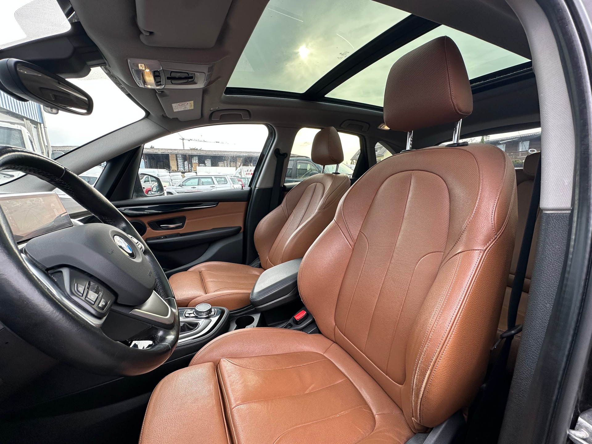 BMW 225i xDrive Active Tourer Luxury Line Steptronic-image-9